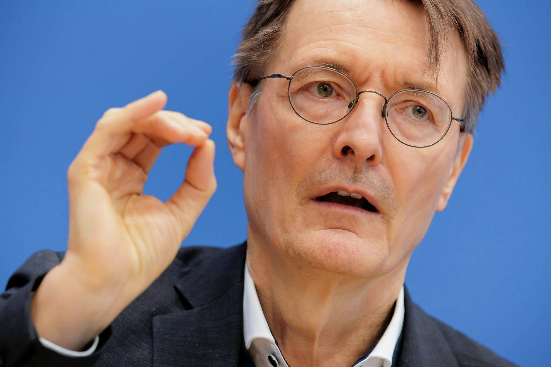 Gesundheitsminister Karl Lauterbach (SPD) betonte in der Bundespressekonferenz zum Thema elektronische Patientenakte am Mittwoch in Berlin: Die Daten seien sicher.