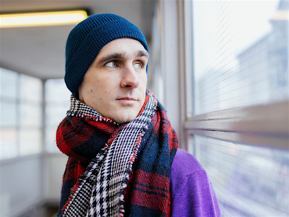 Clemens Böckmann, hier fotografiert in Berlin, lebt in Leipzig.