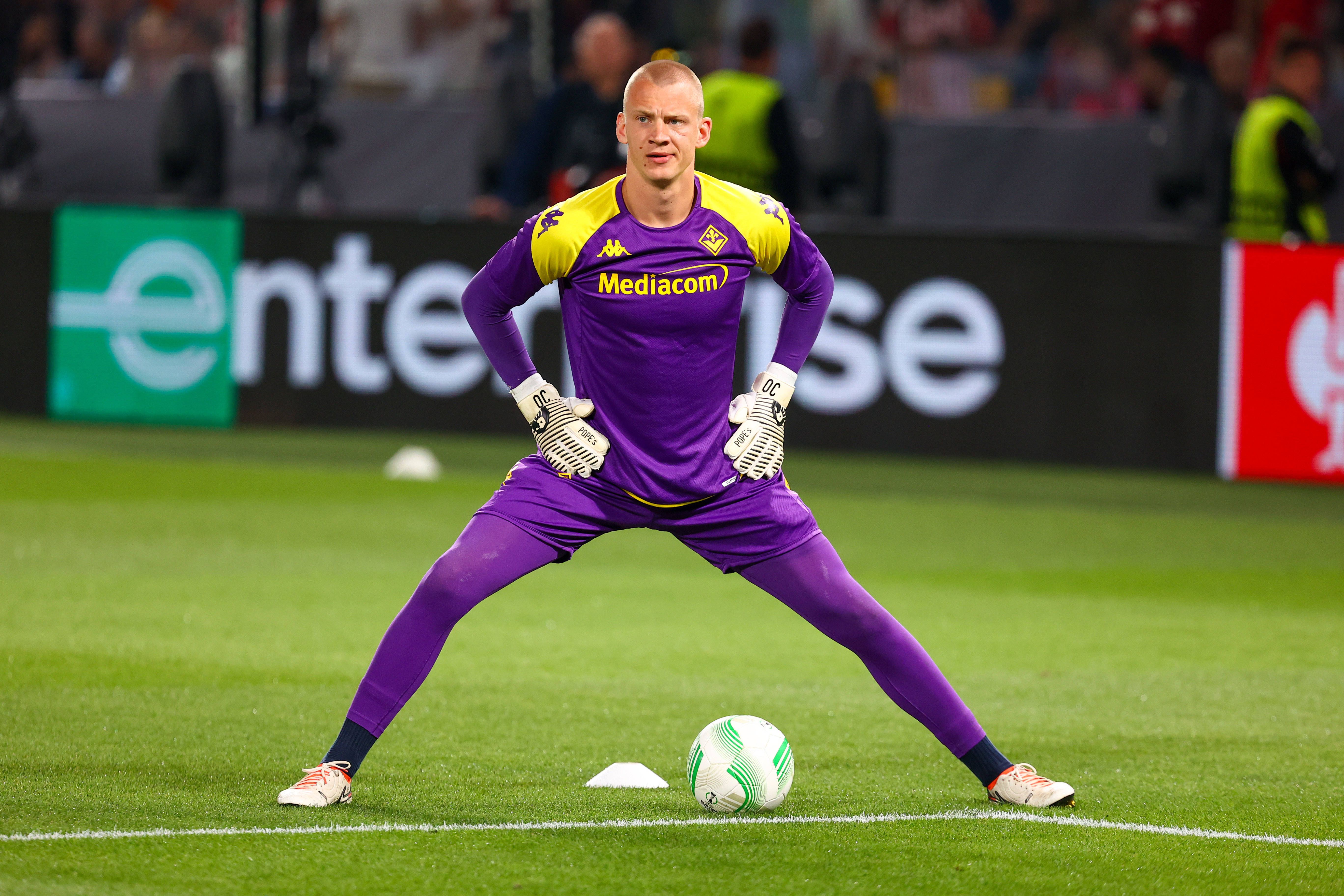 Gut für Hertha BSC! Paderborn-Poker um Torwart Christensen dauert länger