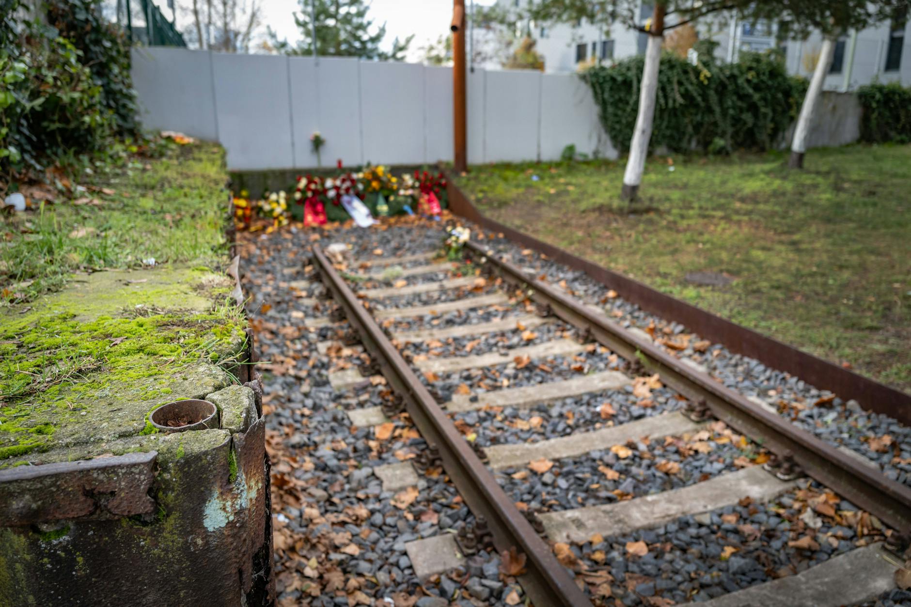 Seit 2017 dient der Güterbahnhof Moabit im Bezirk Mitte als Gedenkort.