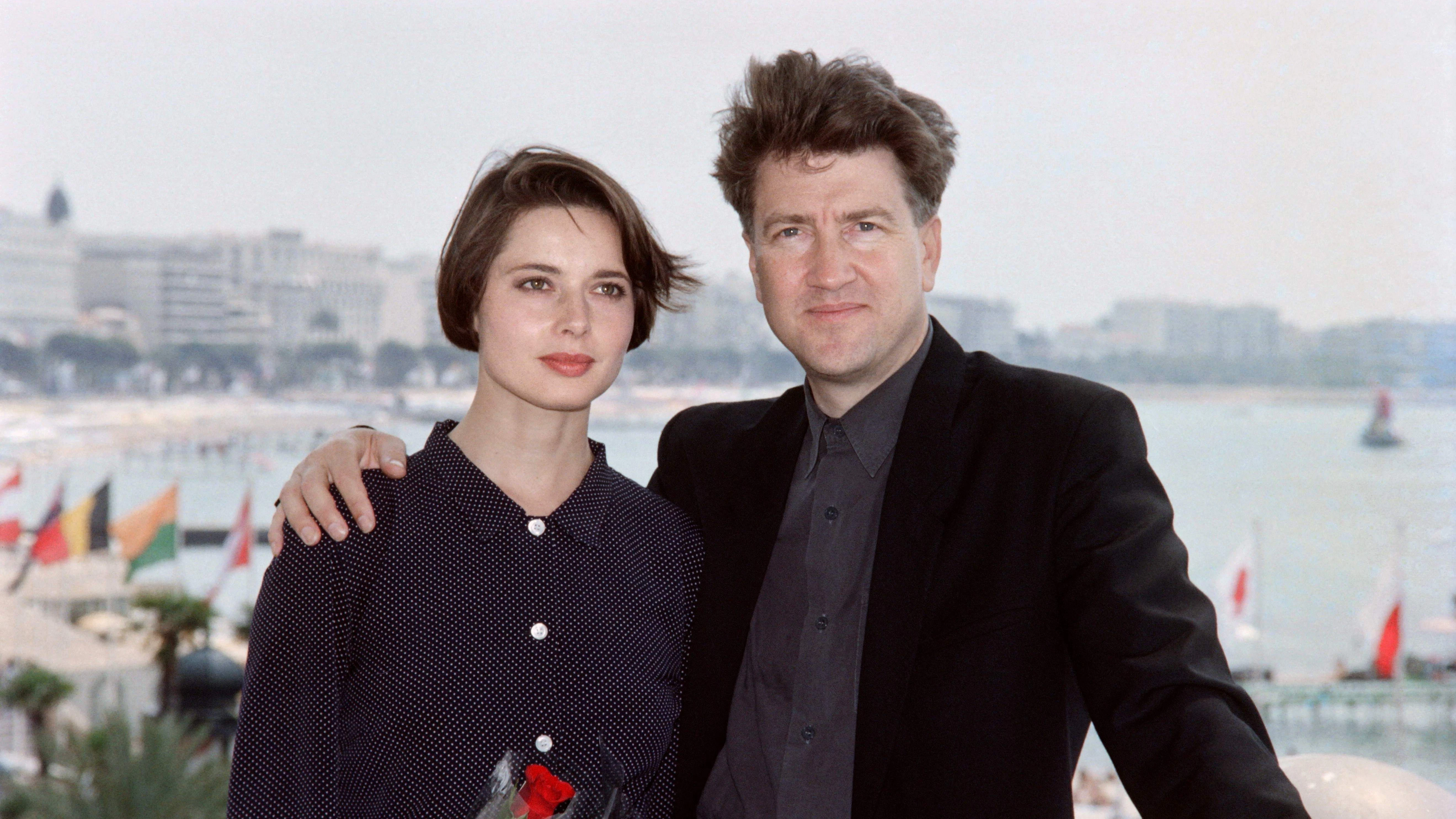 Schauspielerin Isabella Rossellini und David Lynch 1990 beim Filmfestival von Cannes.