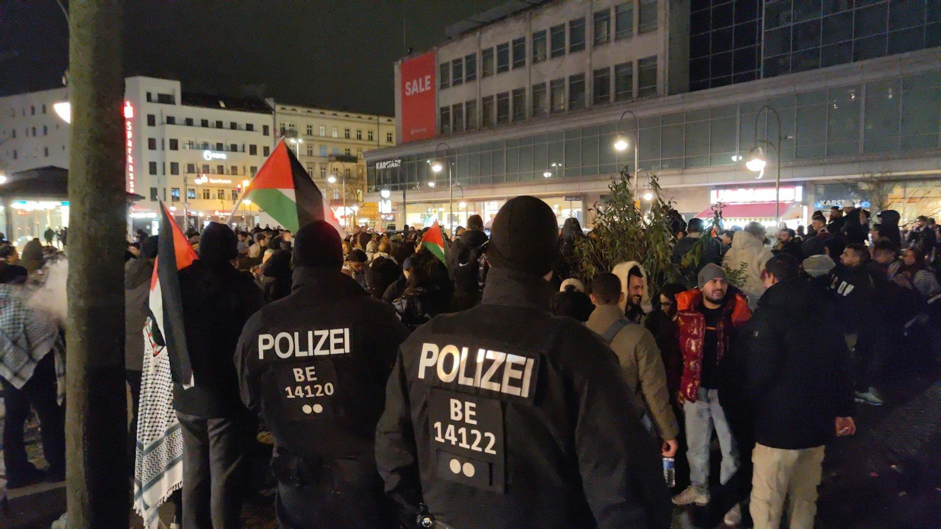 Demo auf dem Hermannplatz.