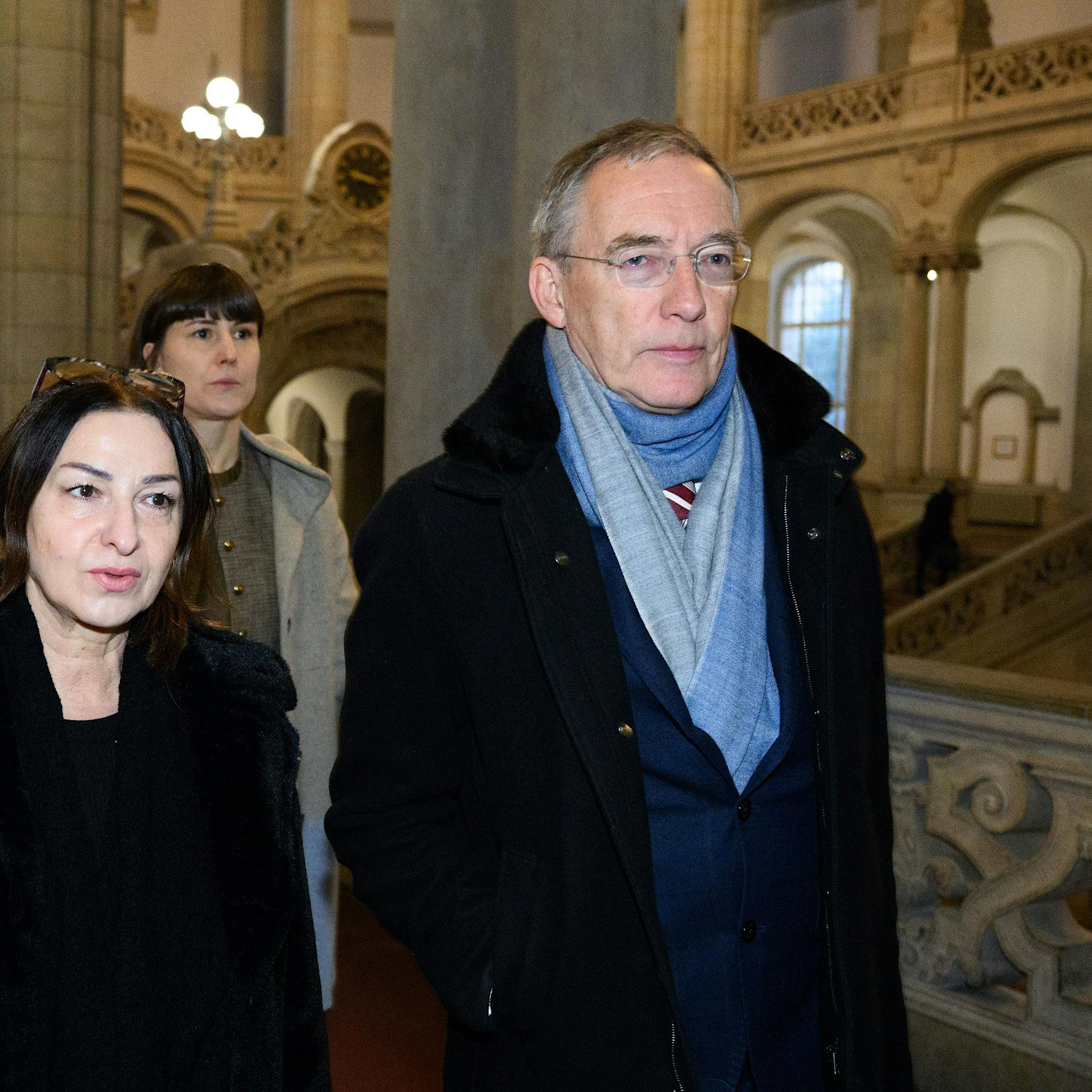 Korruptionsprozess gegen Berliner Ex-Senatorin Kalayci beginnt