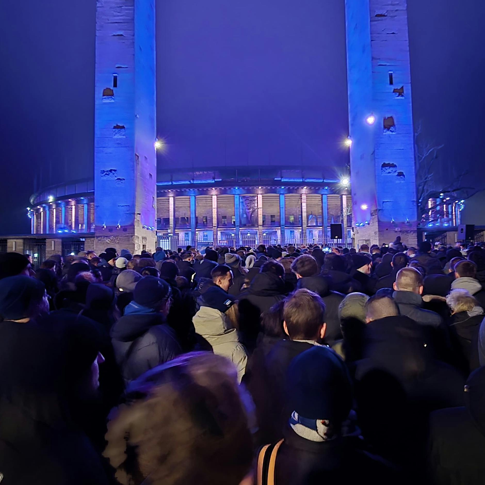 Hertha BSC: Trauermarsch mit tausend Tränen für Kay Bernstein