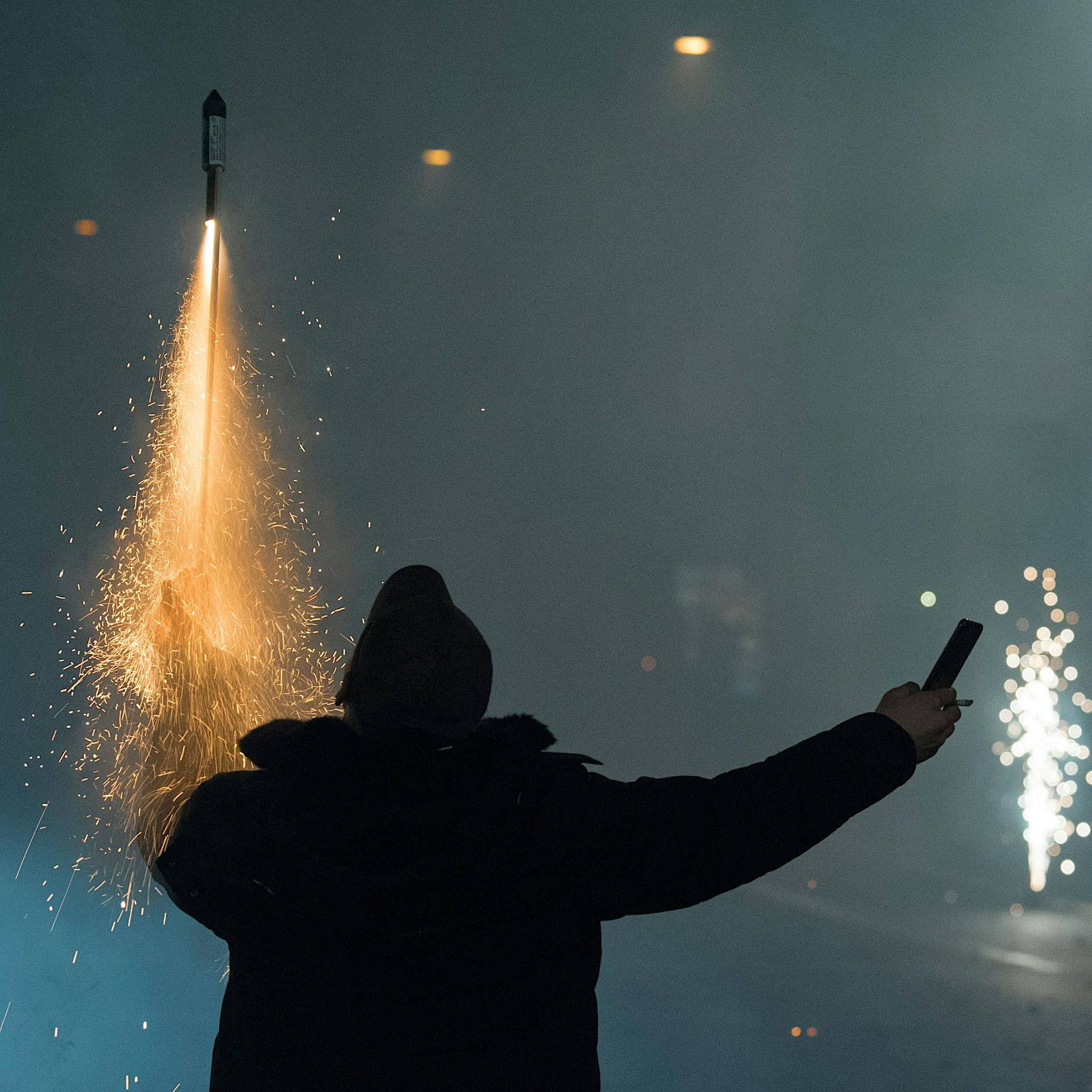 Rakete in Berlin-Neuköllner Wohnung geschossen: Influencer bleibt weiter in U-Haft