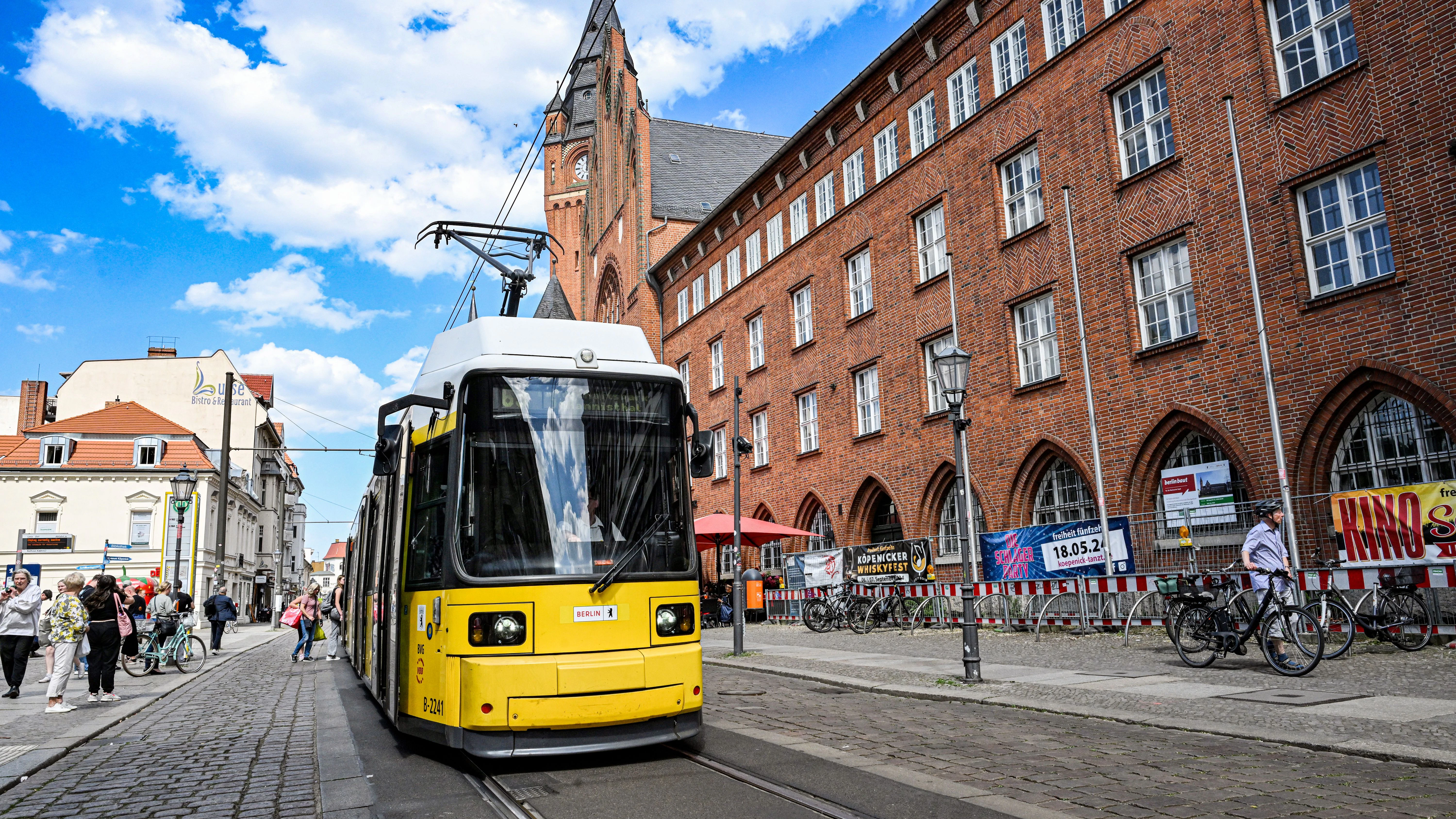 In der Altstadt Köpenick werden unter anderem die Schienen und Haltestellen der BVG erneuert.