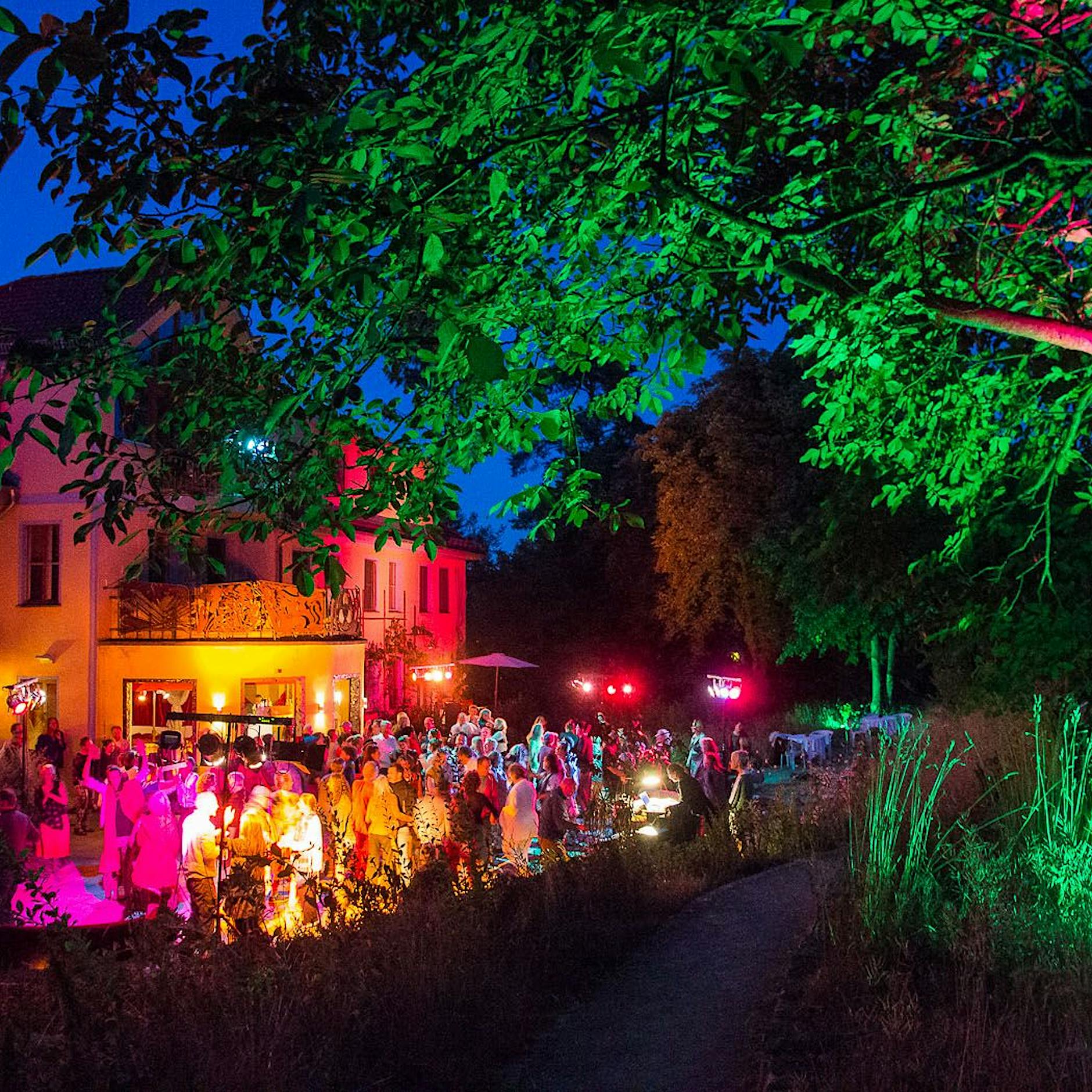 Das ZEGG in Bad Belzig: Wo Menschen alternative Lebenskonzepte erproben