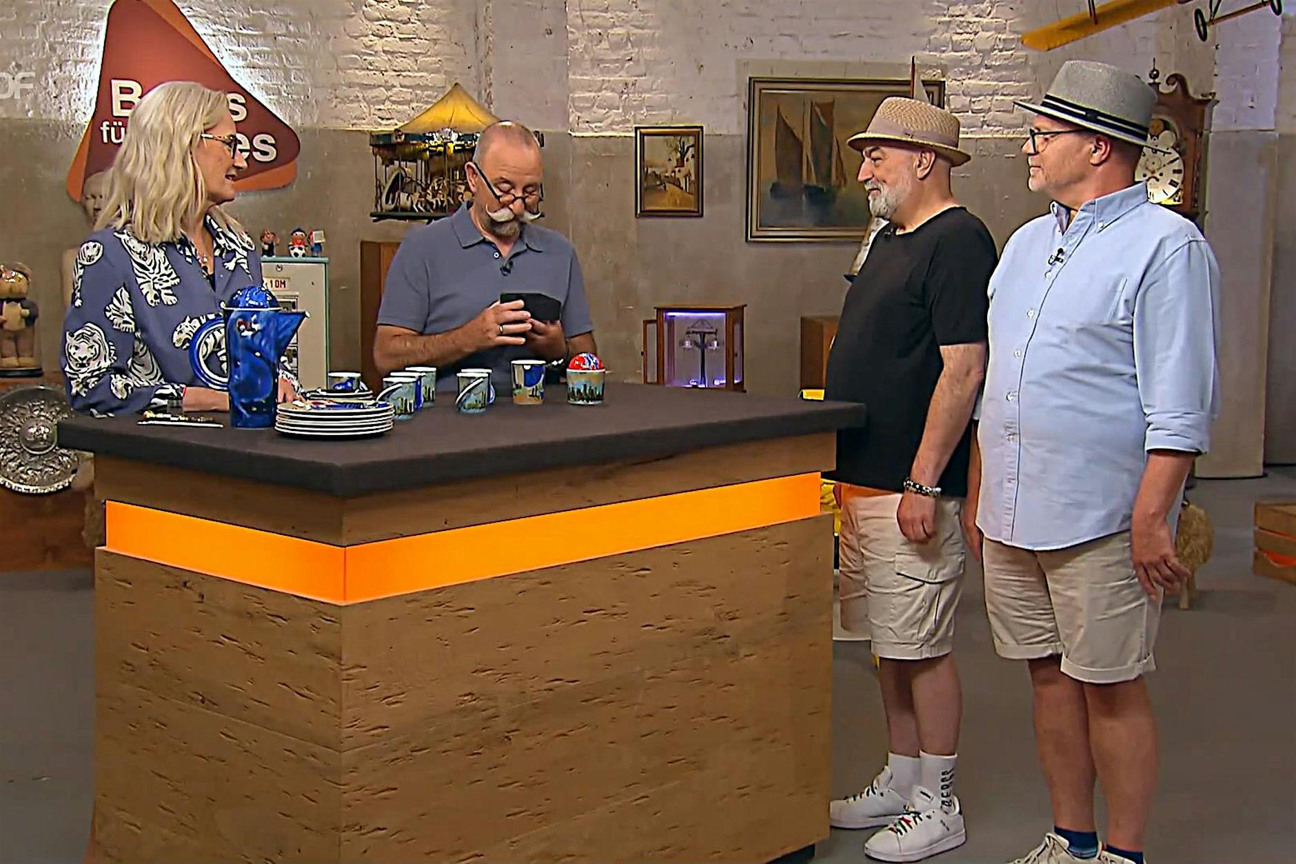 Horror bei „Bares für Rares“: Mitarbeiter zerstört Porzellan – und jetzt?