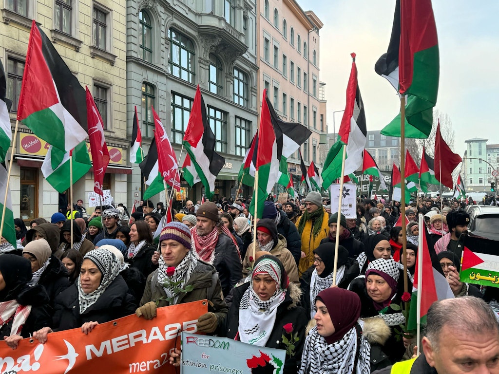 Israel-Hasser-ziehen-zum-Potsdamer-Platz