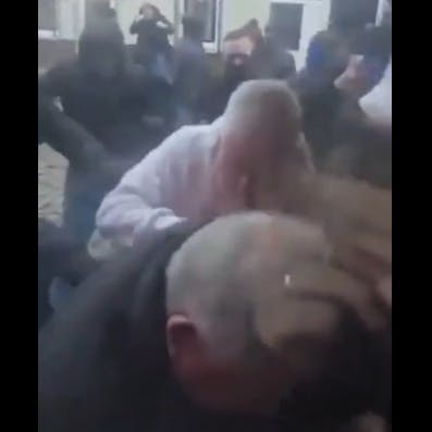 Die Hooligans kannten keine Gnade, schlugen sogar ältere Fans.
