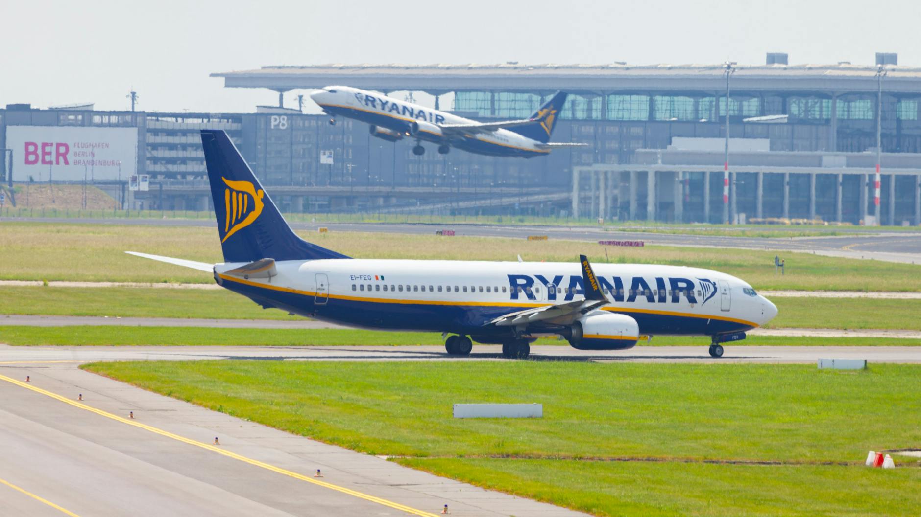 Start und Landungen am BER: Die Flieger sollen auch am Hauptstadtflughafen nach veränderten Navi-Systemen fliegen.
