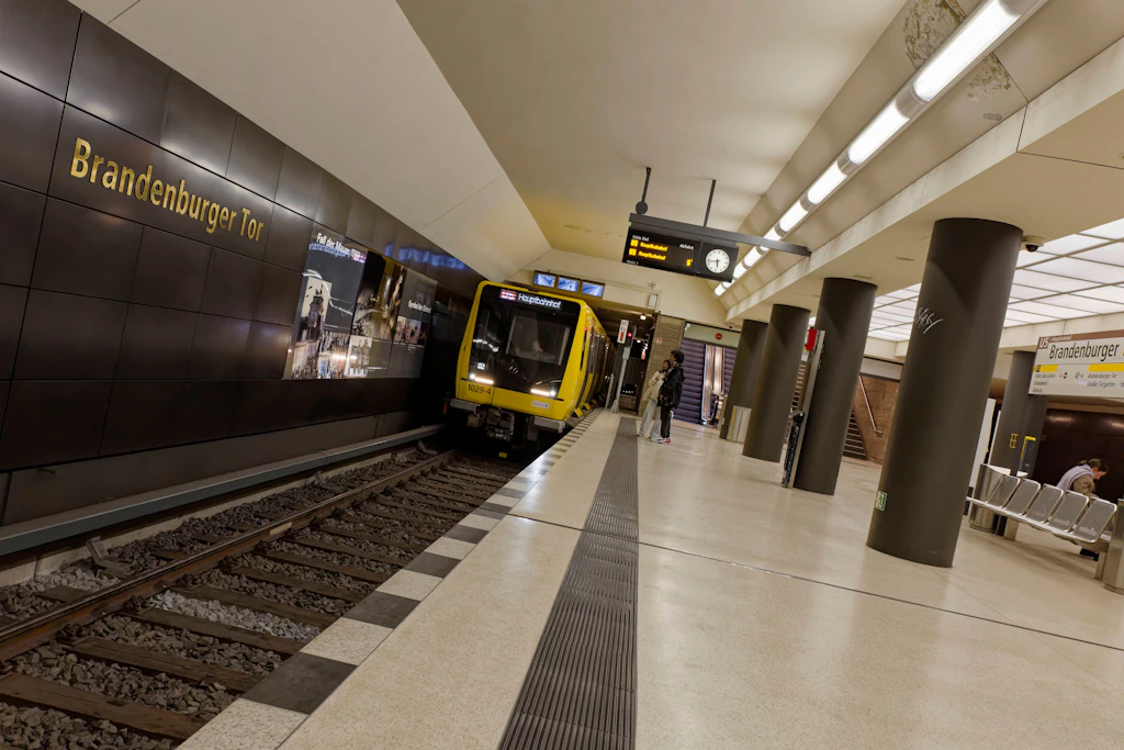 Rollstuhl von U-Bahn mitgerissen: Mann (68) stirbt!