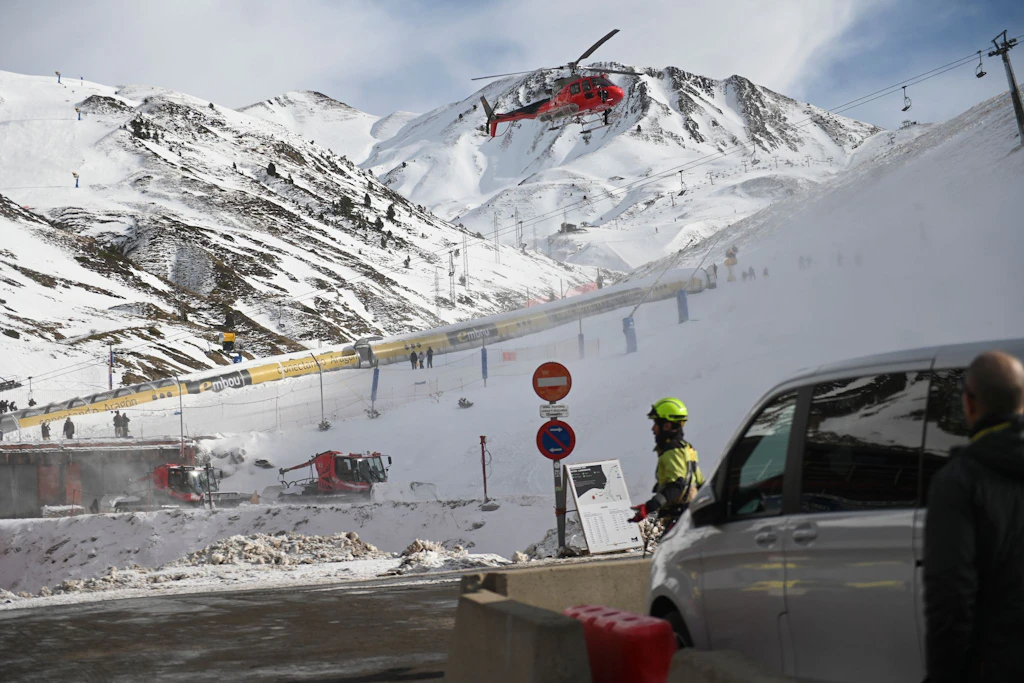 Skilift-Drama: Menschen stürzen aus 15 Metern Höhe – schwer verletzt!