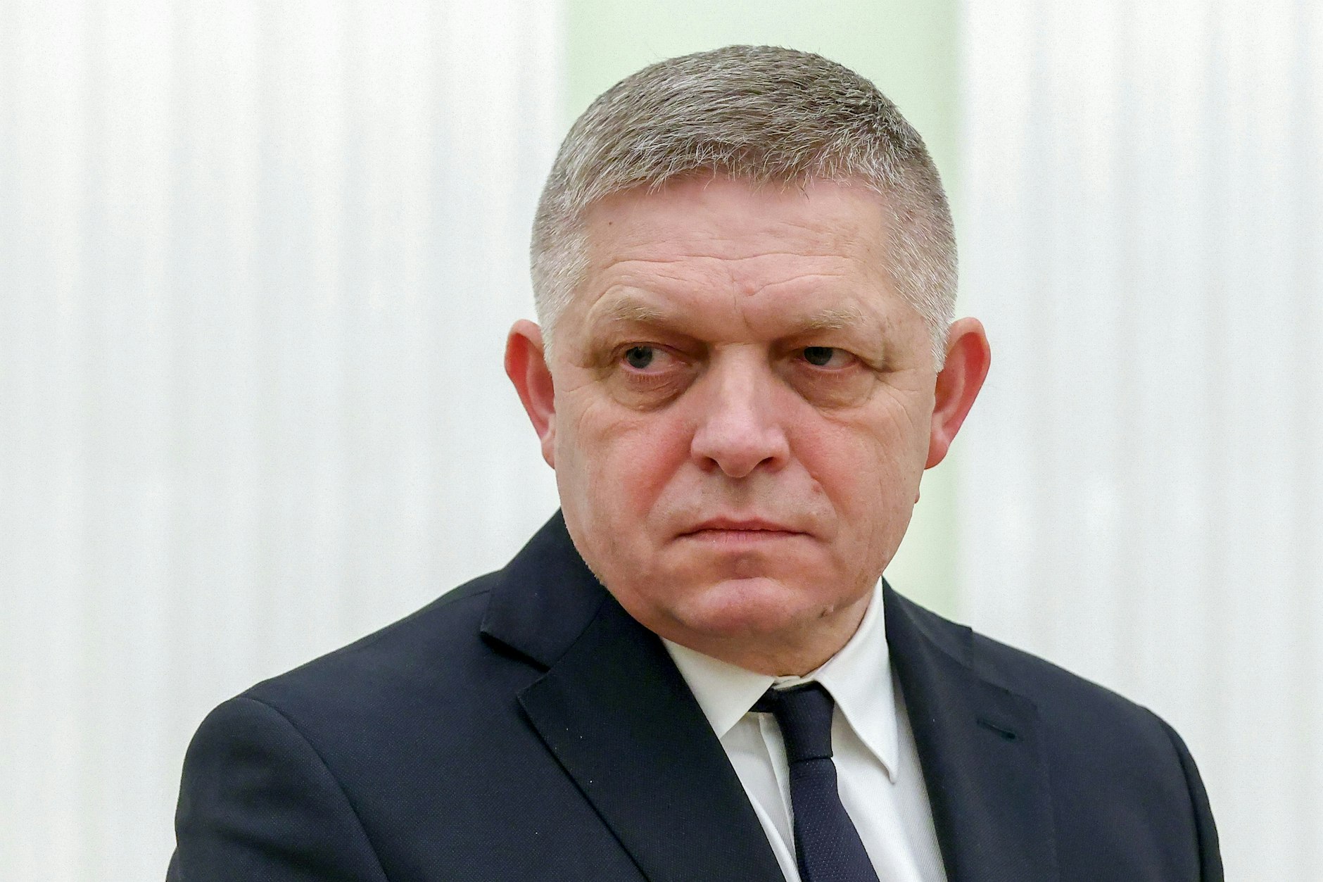 Der slowakische Ministerpräsident Robert Fico wartet im Kreml auf sein Treffen mit Russlands Präsident Putin.