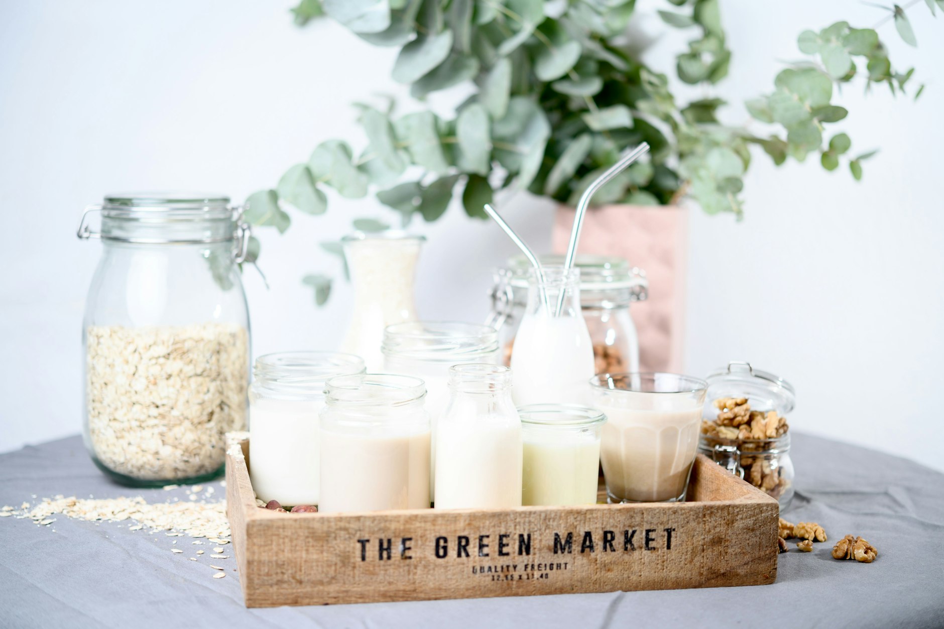 Mandelmilch und Co. - welche Milch-Alternative am besten zu einem passt, muss jeder selbst herausfinden.