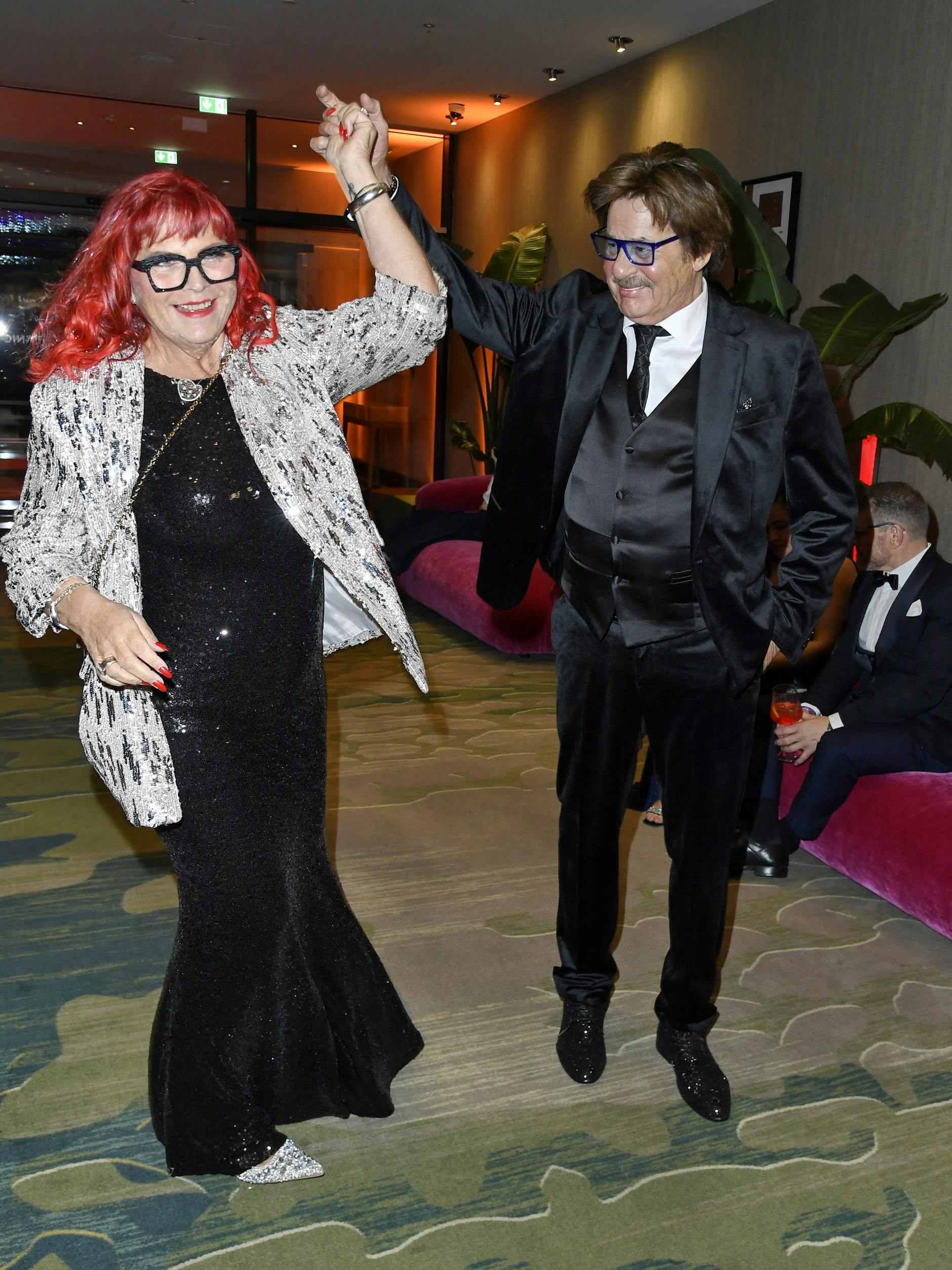 Jörg Draeger und seine Frau schwangen beim Presseball letztendlich doch noch das Tanzbein.