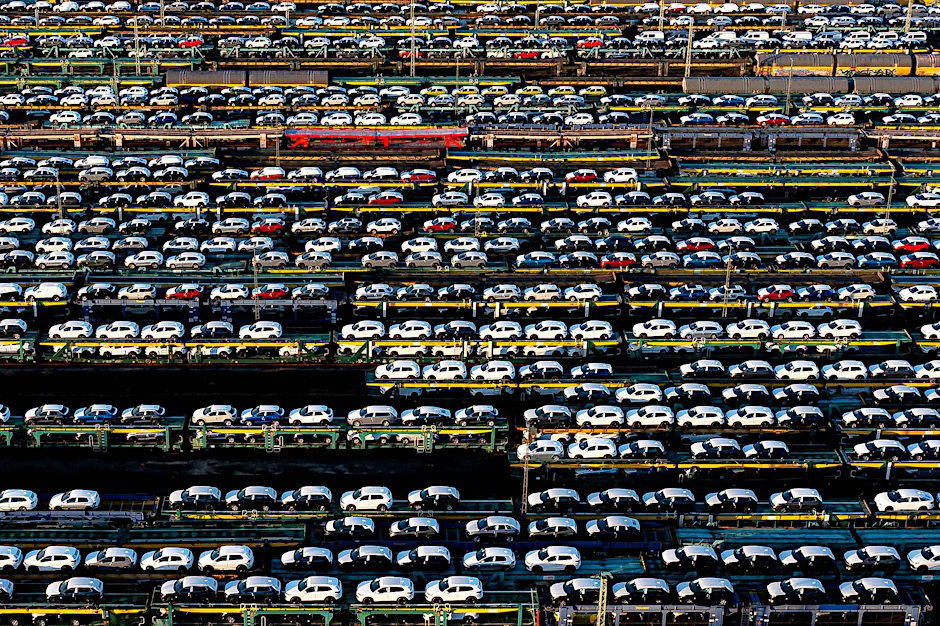 Die Wirtschaft in Deutschland schrumpft. Nicht nur die Autoindustrie steckt in der Krise. Ausufernde Bürokratie und astronomische Energiekosten drücken in fast allen Branchen auf die Stimmung. (Symbolbild)