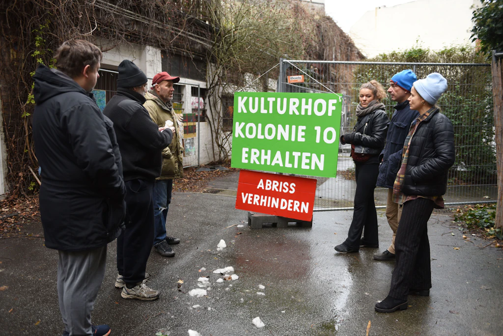 Yani düğünde koloni 10'da devam ediyor
