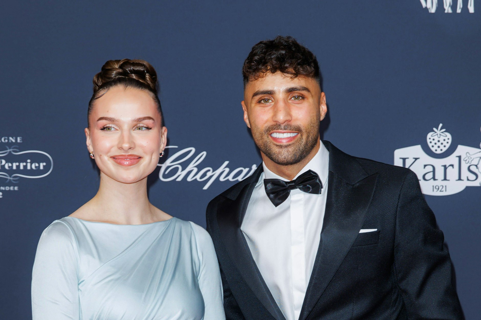 Roter Teppich, das können die beiden schon. Herthas Ex-Spieler Nader El Jindaoui und Frau Louisa sind gefeierte Internet-Stars.