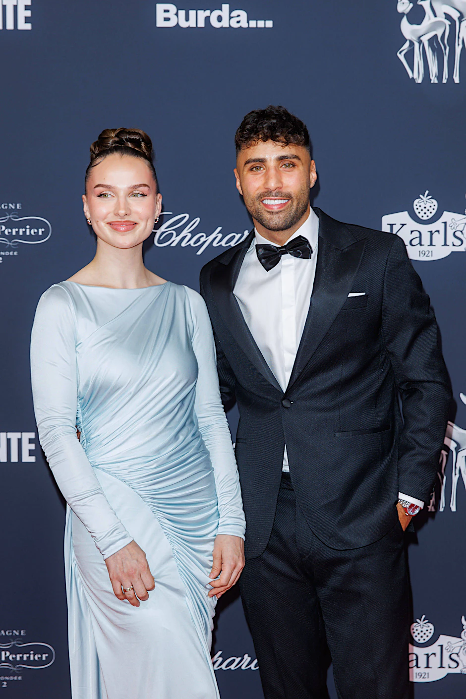 Roter Teppich, das können die beiden schon. Herthas Ex-Spieler Nader El Jindaoui und Frau Louisa sind gefeierte Internet-Stars.