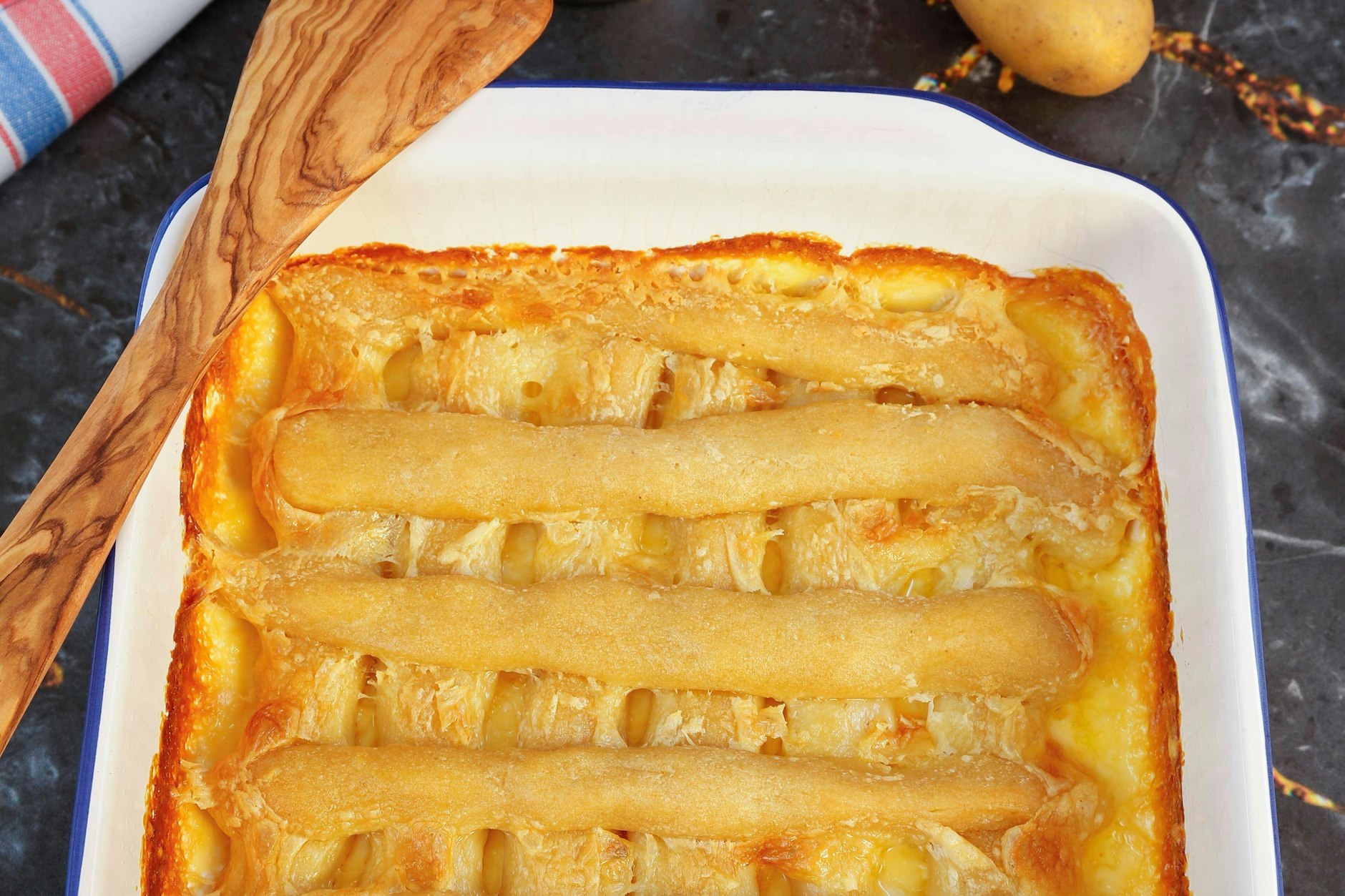 Sperrknecht ist ein herrliches, schwäbisches Winteressen. Als Hauptmahlzeit isst man die Sperrknechte mit Sauerkraut.