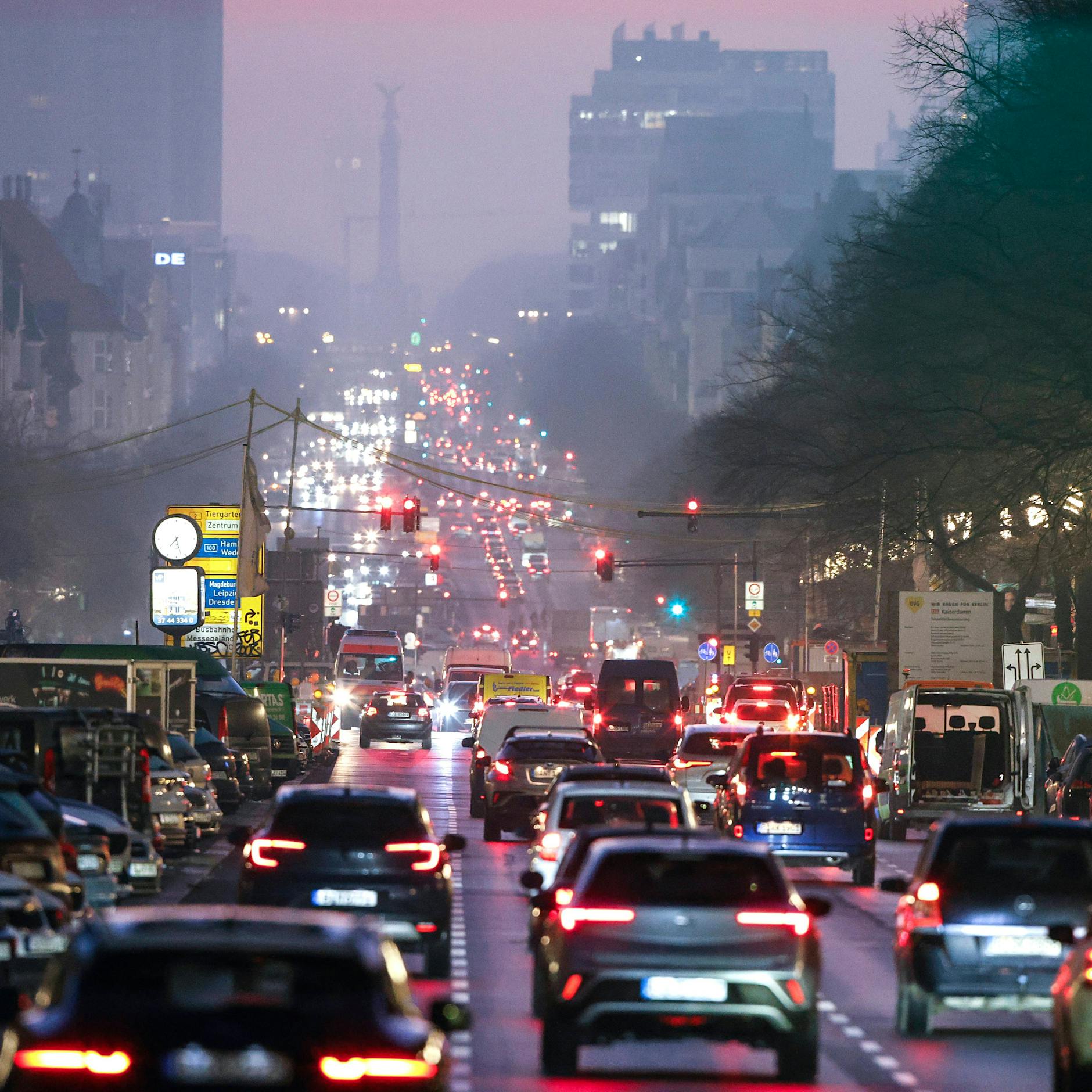 CDU plant Pendler-Vignette! Einfacheres Parken für Berlin-Besucher