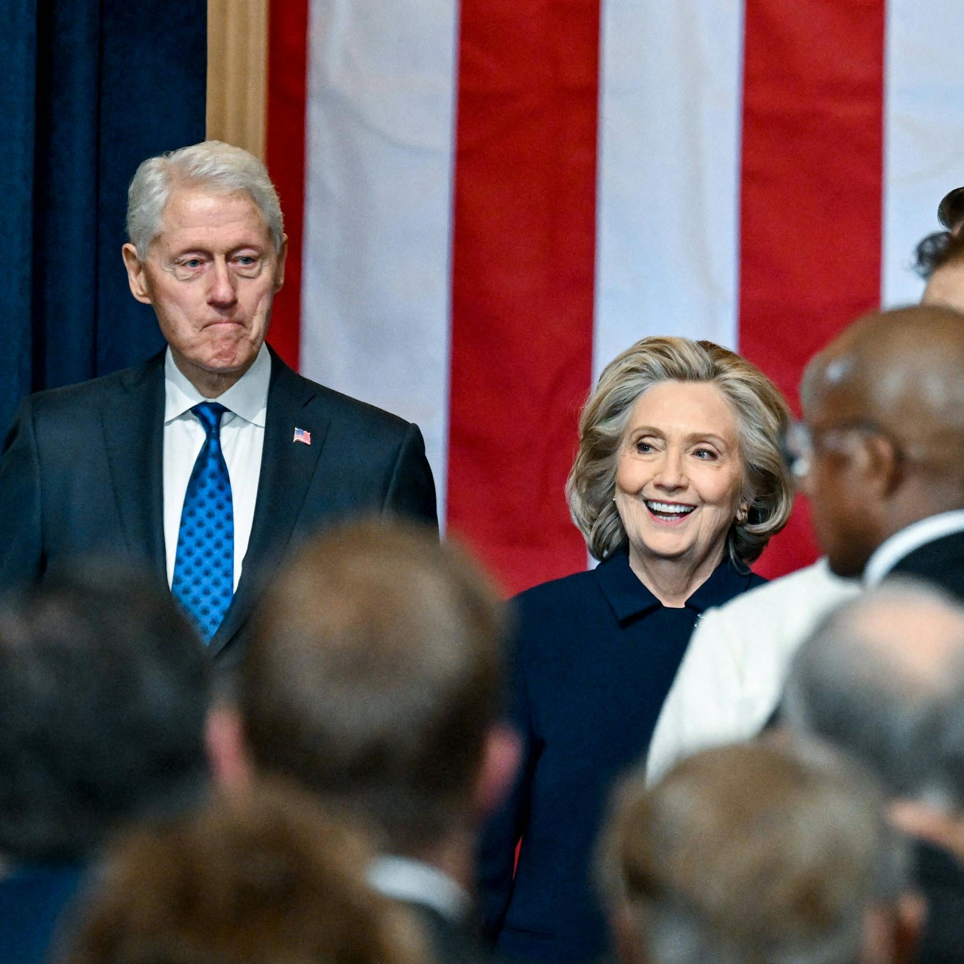 Image - Hillary Clinton bricht bei Trump-Amtseinführung in Lachen aus: Das ist der Grund