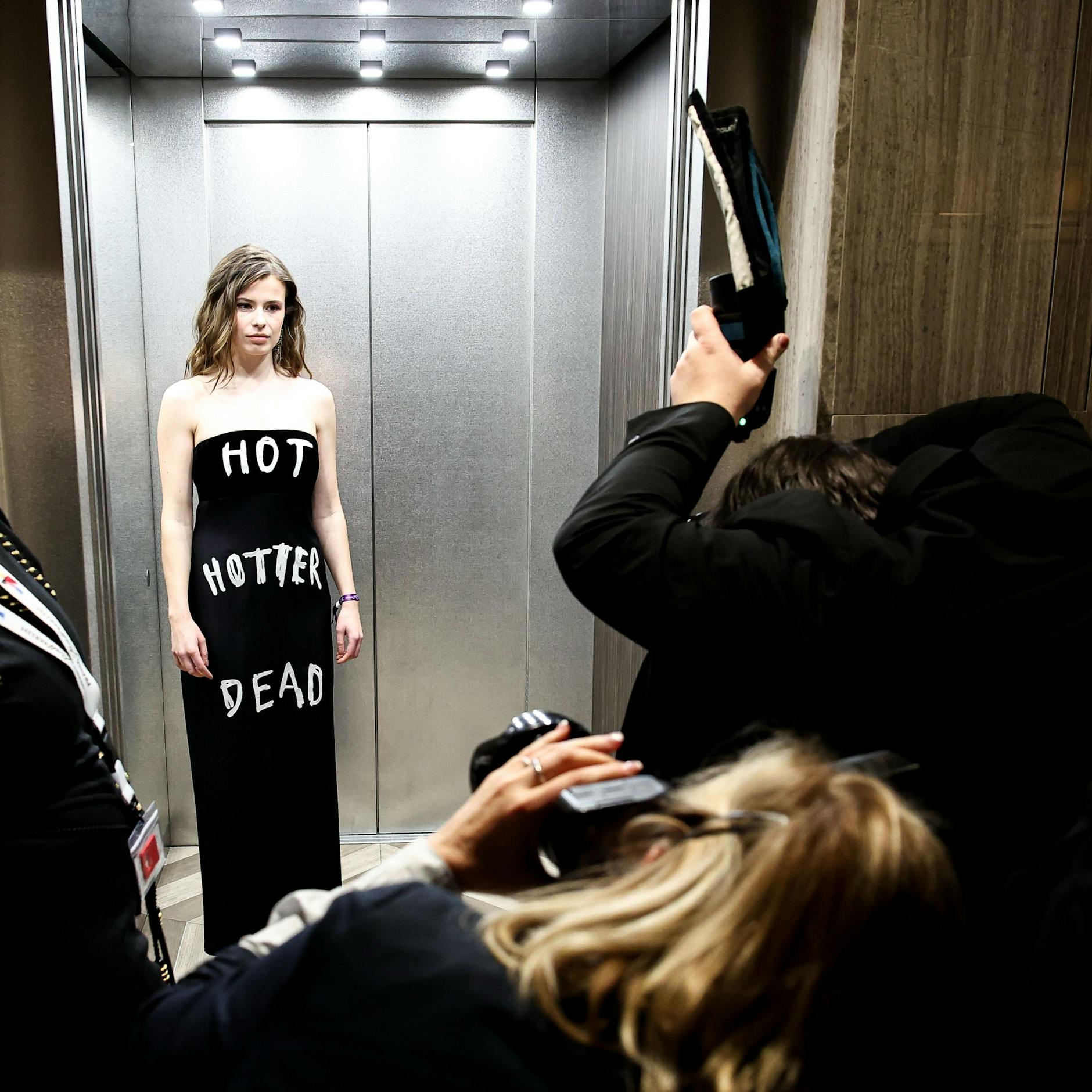 Image - Luisa Neubauer im Statement-Kleid: Hier ist nicht das Klima das Problem, sondern der Look