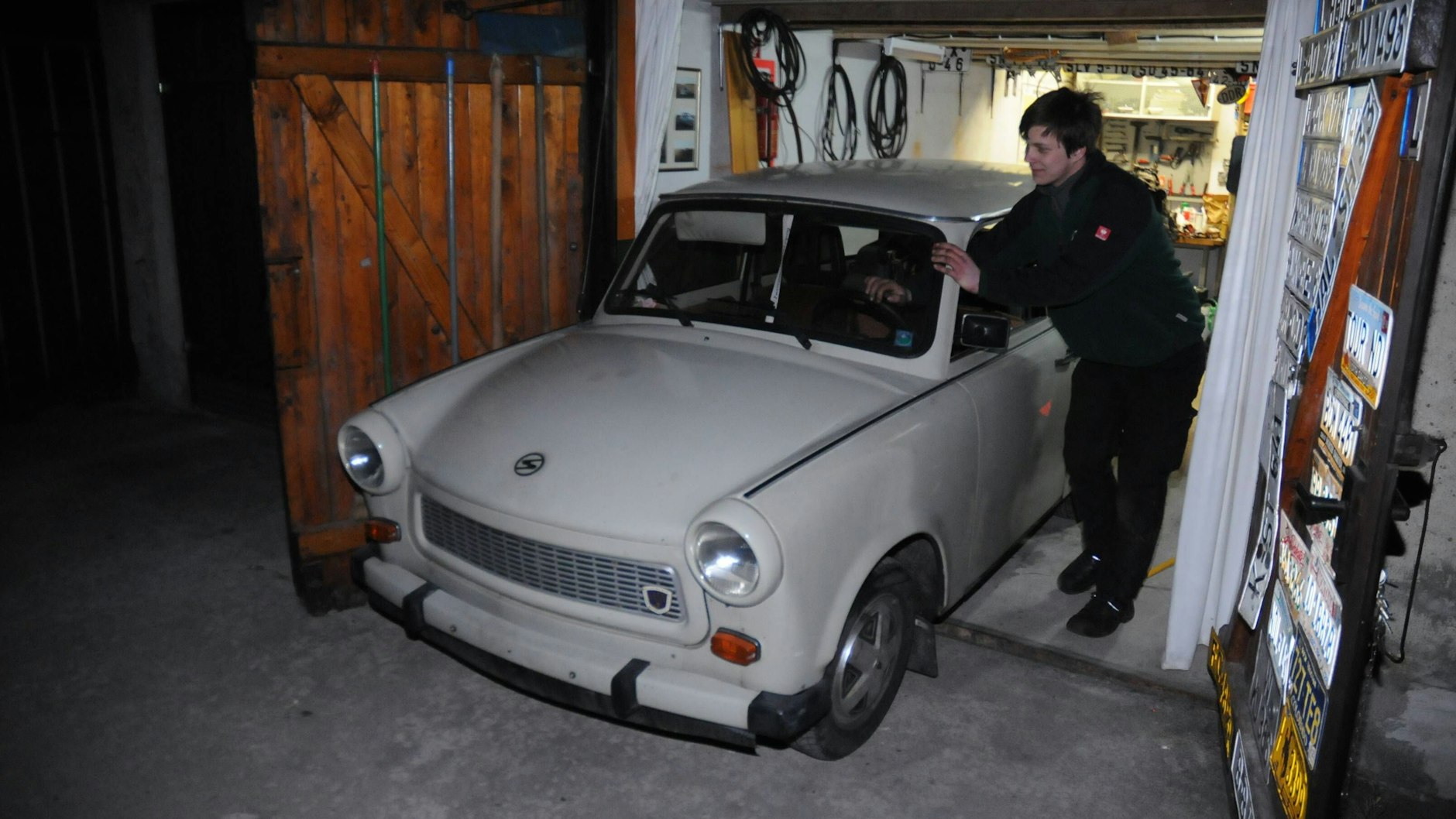 So mancher hat in seiner DDR-Garage noch die geliebte „Rennpappe“ zu stehen.