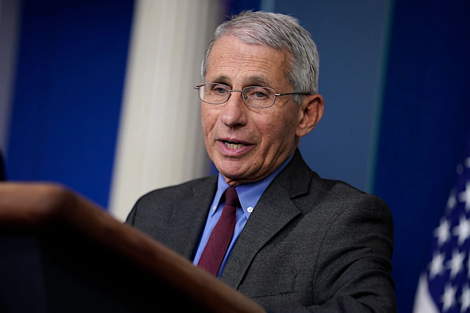 Der Immunologe Anthony Fauci wurde am Montag vom scheidenden US-Präsidenten Joe Biden präventiv begnadigt. 