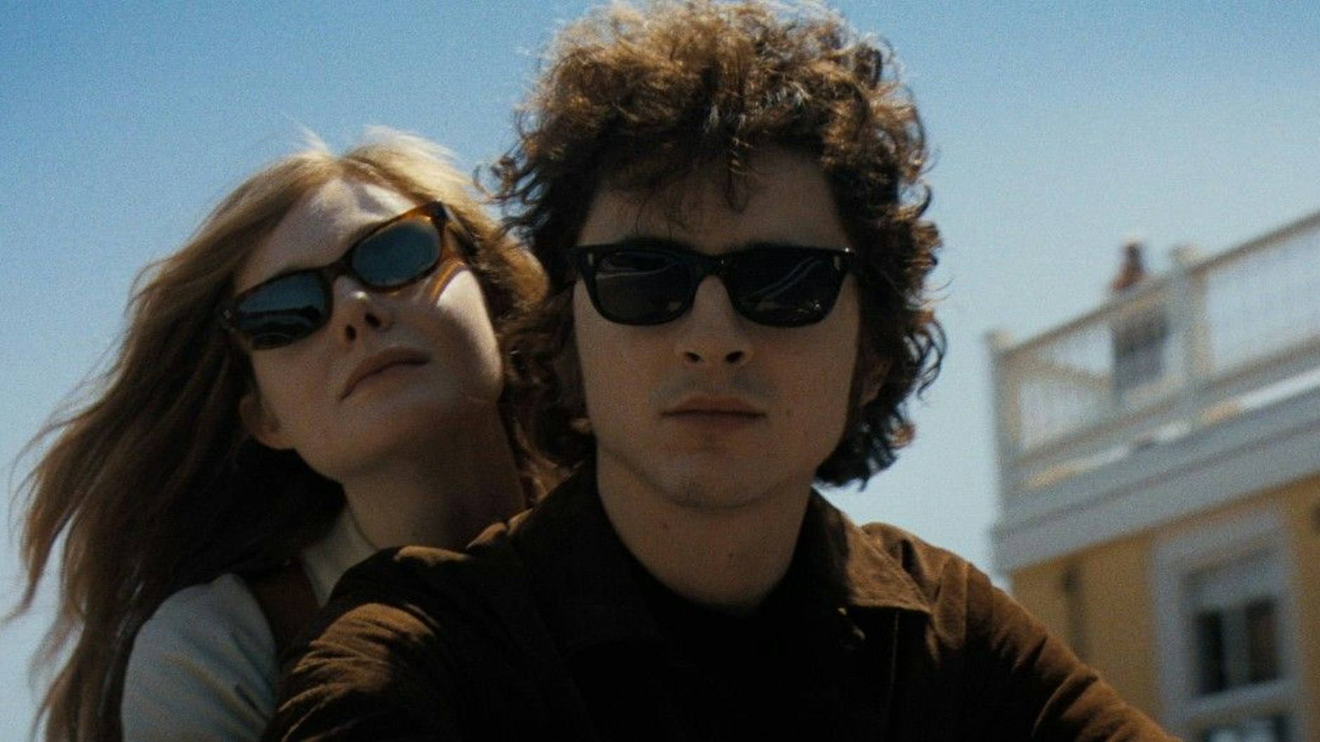 Im Berlinale-Programm: Elle Fanning und Timothée Chalamet in „Like A Complete Unknown“ über den jungen Bob Dylan.
