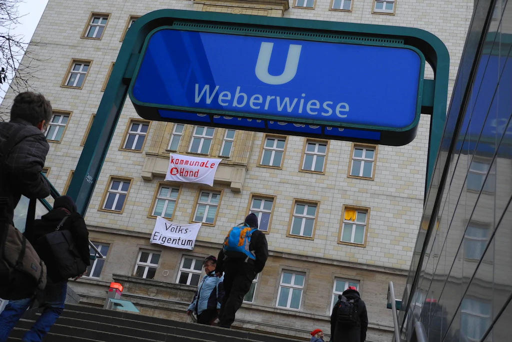 Möblierte Mietfalle: Berlins Bezirke blasen endlich zum Angriff