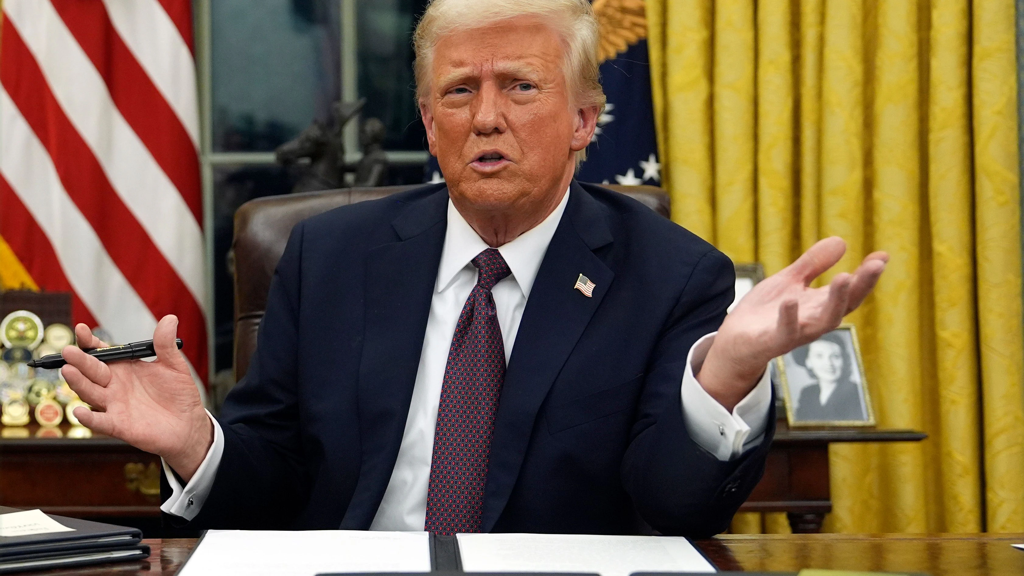 Eine seiner ersten Amtshandlungen: Donald Trump unterschrieb ein Dekret zur Begnadigung der Kapitol-Stürmer.