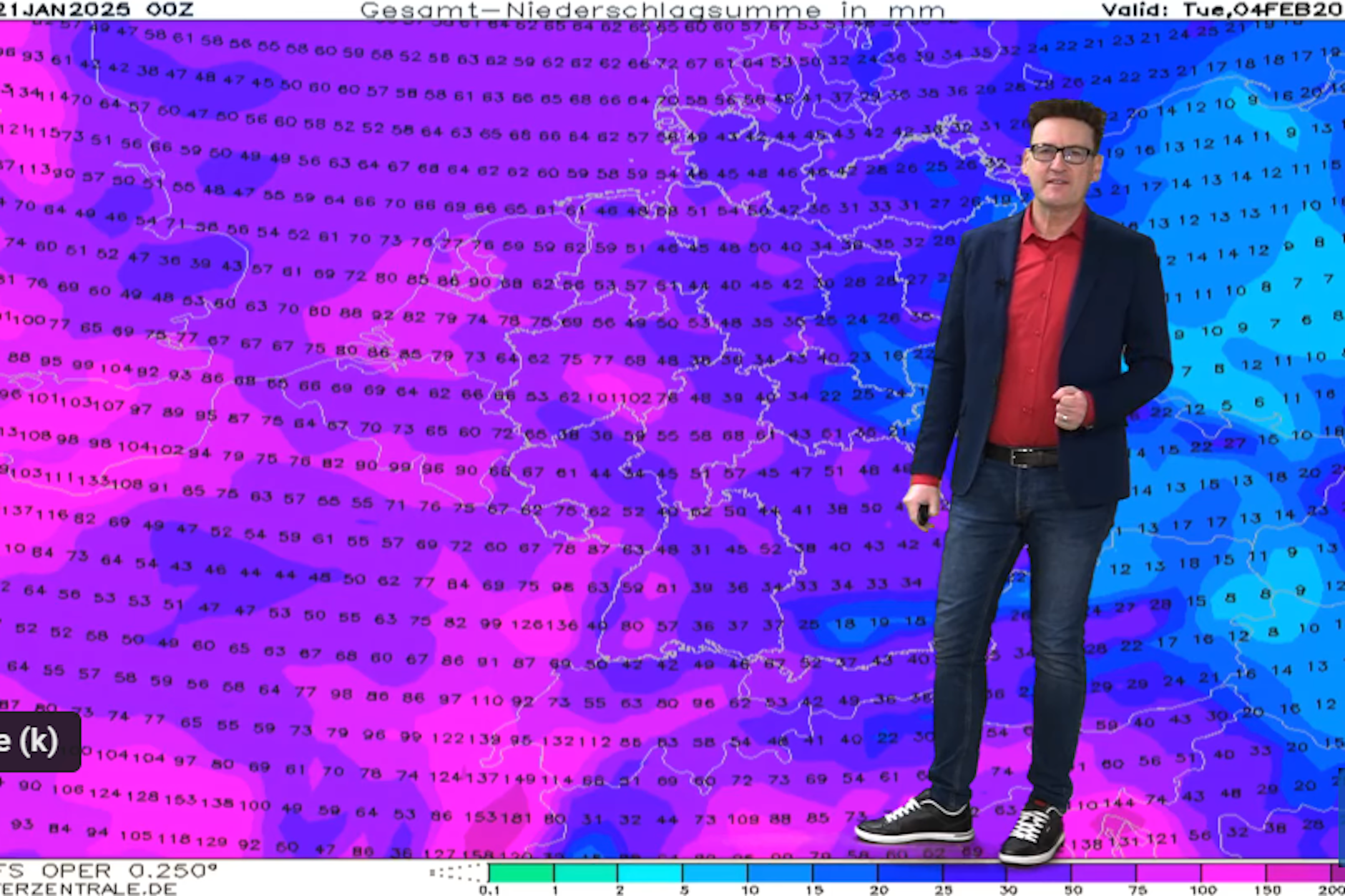 Laut Wetter-Experte Dominik Jung müssen wir uns auf bis zu 100 Liter Regen pro Quadratmeter in den kommenden Tagen gefasst machen.