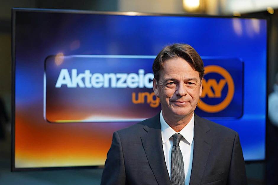 Rudi Cerne moderiert seit Jahren „Aktenzeichen XY ungelöst“. Alles über seine Karriere, seine Ehefrau und sein Gehalt lesen Sie hier.
