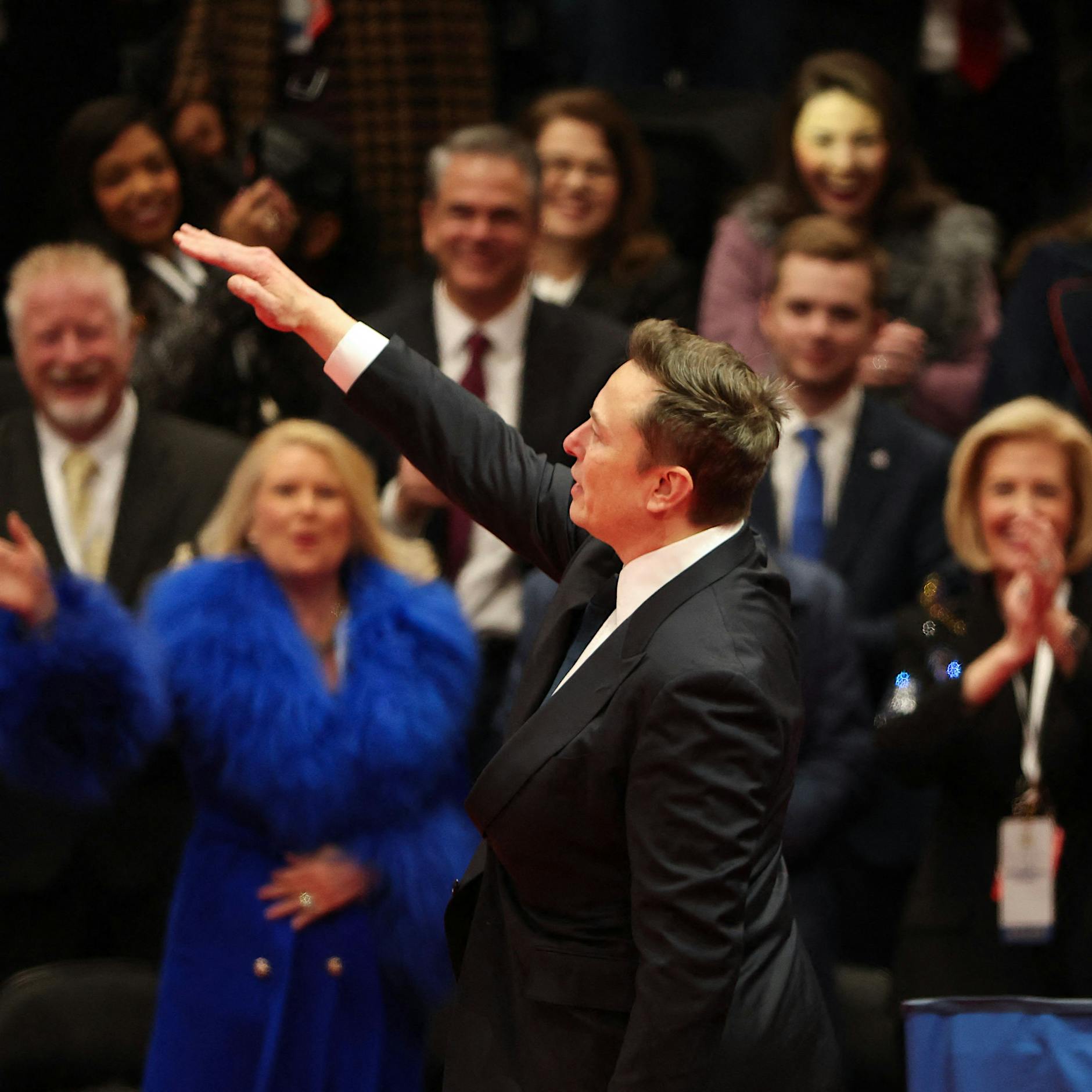 Der Hitlergruß von Elon Musk: Nicht von der Kunstfreiheit gedeckt