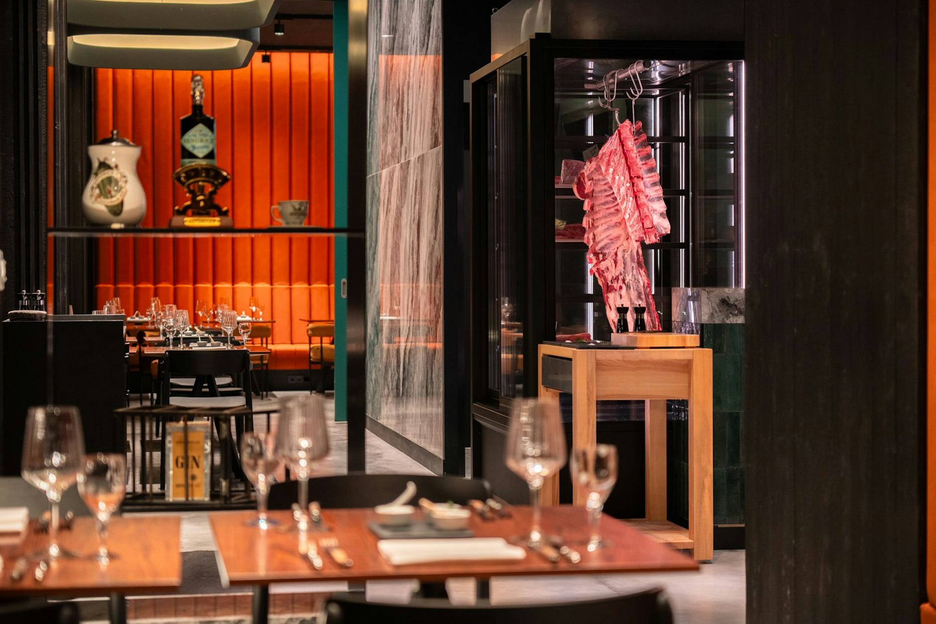 Der Dry Gin &amp; Beef Club hat vor einem Jahr im Stadtquartier „Am Tacheles“ eröffnet.