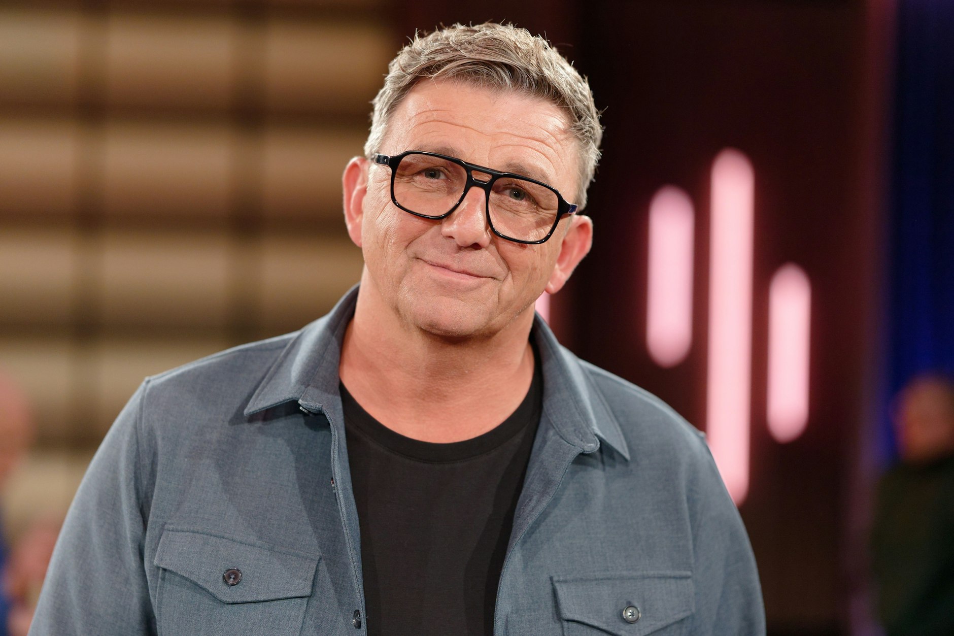 Schauspieler Hans Sigl ist ein echter Publikumsliebling - für das ZDF steht er seit Jahren als Bergdoktor vor der Kamera.