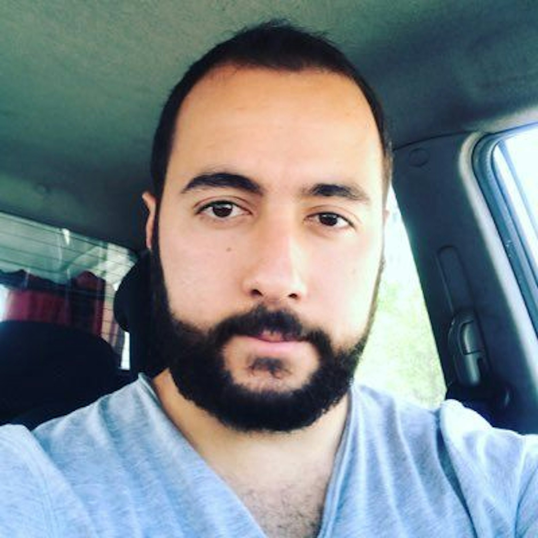  Tierarzt Baturalp Oğhan.