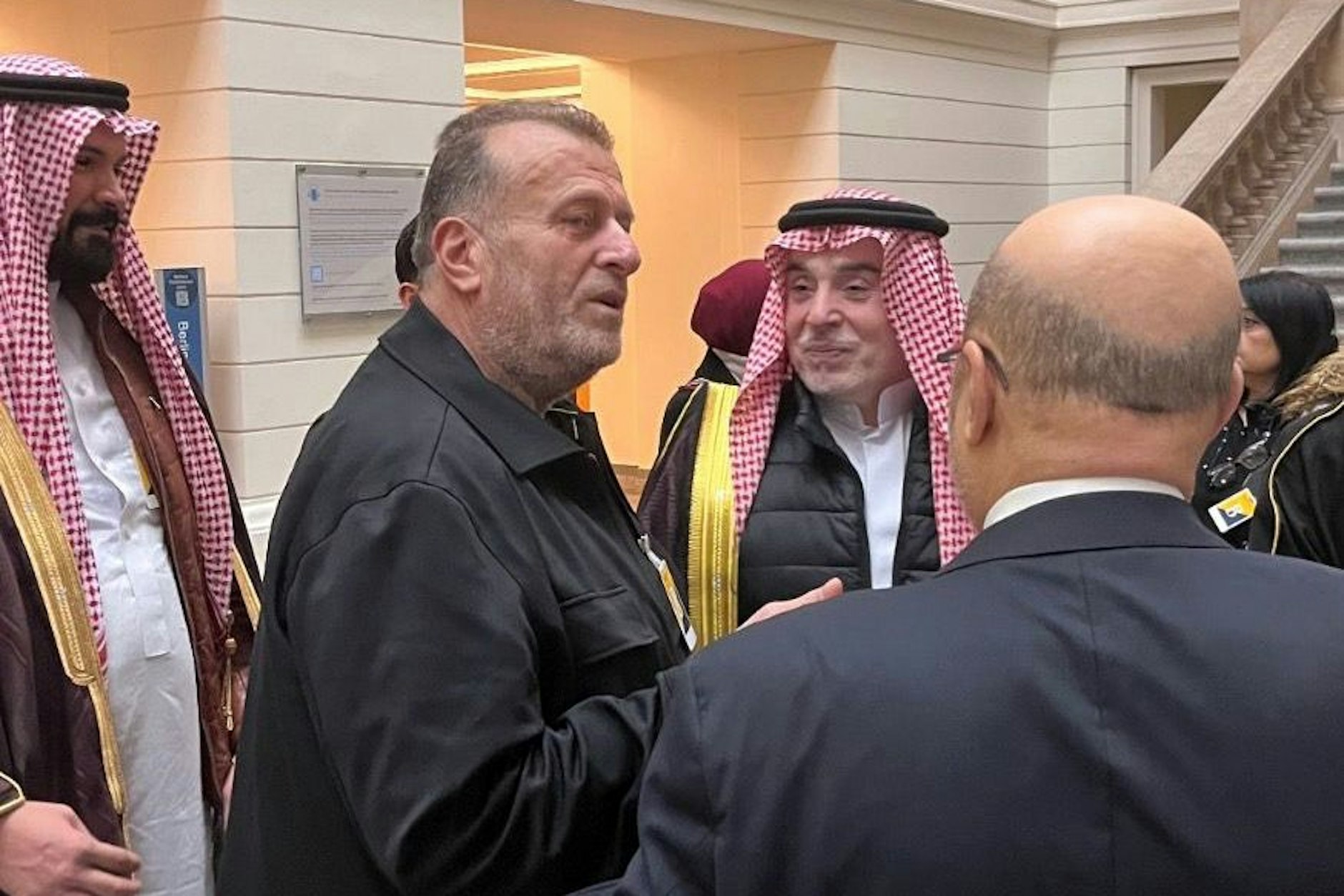 Clan-Chef Issa Remmo im Foyer des Abgeordnetenhauses