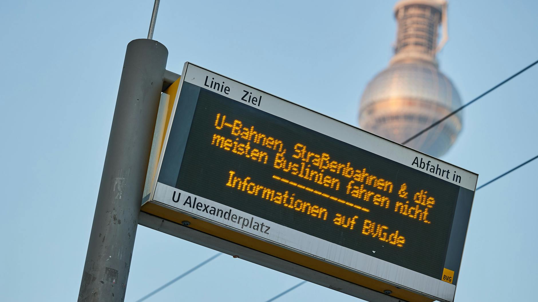 U-Bahnen, Straßenbahnen und die meisten Busse fahren nicht: So war es vor einem Jahr an einem Warnstreiktag der BVG. So wiurd es am 27. Januar 2025 wieder sein.