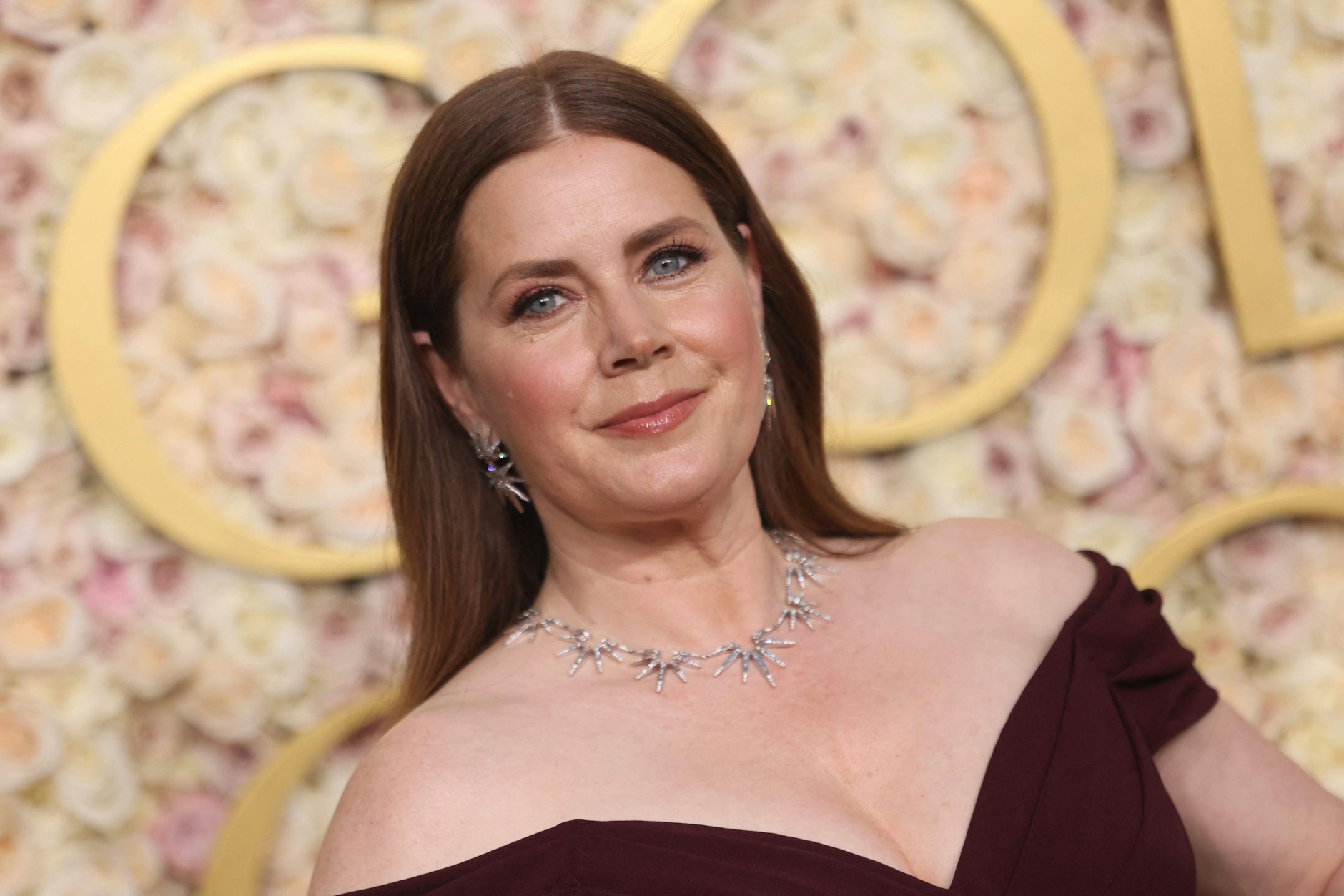 Schauspielerin Amy Adams verwandelt sich in ihrem neuen Film nachts in einen Hund.