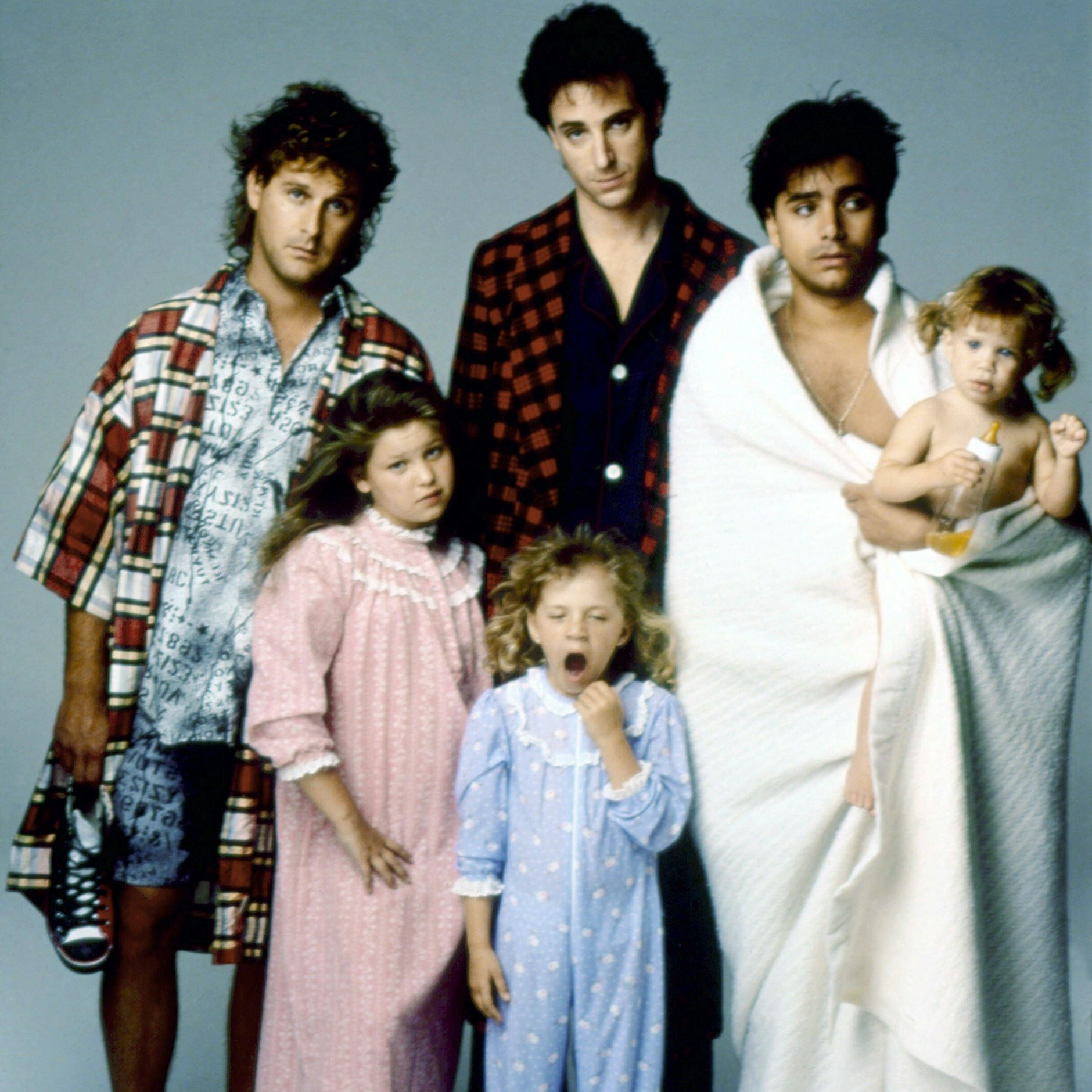 Die Stars aus der Serie„ Full House“ (v.l.): Dave Coulier, Candace Cameron, Bob Saget, Jodie Sweetin, John Stamos, Ashley Mary-Kate Olsen.