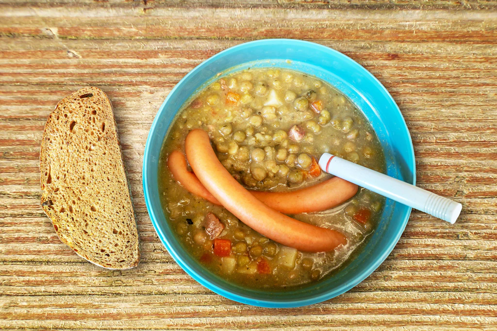 Deftiger Klassiker: Probieren Sie doch mal wieder Erbsensuppe!