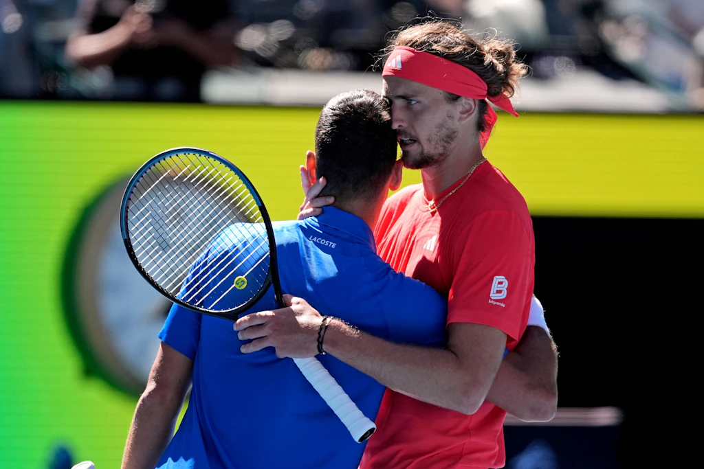 Zverev im Finale, Djokovic muss aufgeben – unfaire Buh-Rufe!