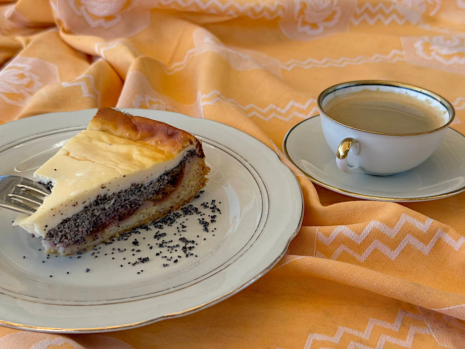 Sooo lecker: Der Mohn-Käsekuchen aus Omas Backbuch. 