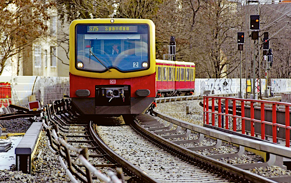 Bisher endet die S 75 in Wartenberg. In Zukunft soll die Linie bis zur Schönerlinder Straße verlängert werden.