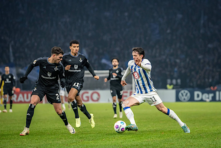 Macht Herthas Liebling Fabian Reese Sonnabend gegen den HSV wieder den Unterschied? Vor 13 Monaten traf der Flügelflitzer im POkal doppelt gegen die Hamburger.