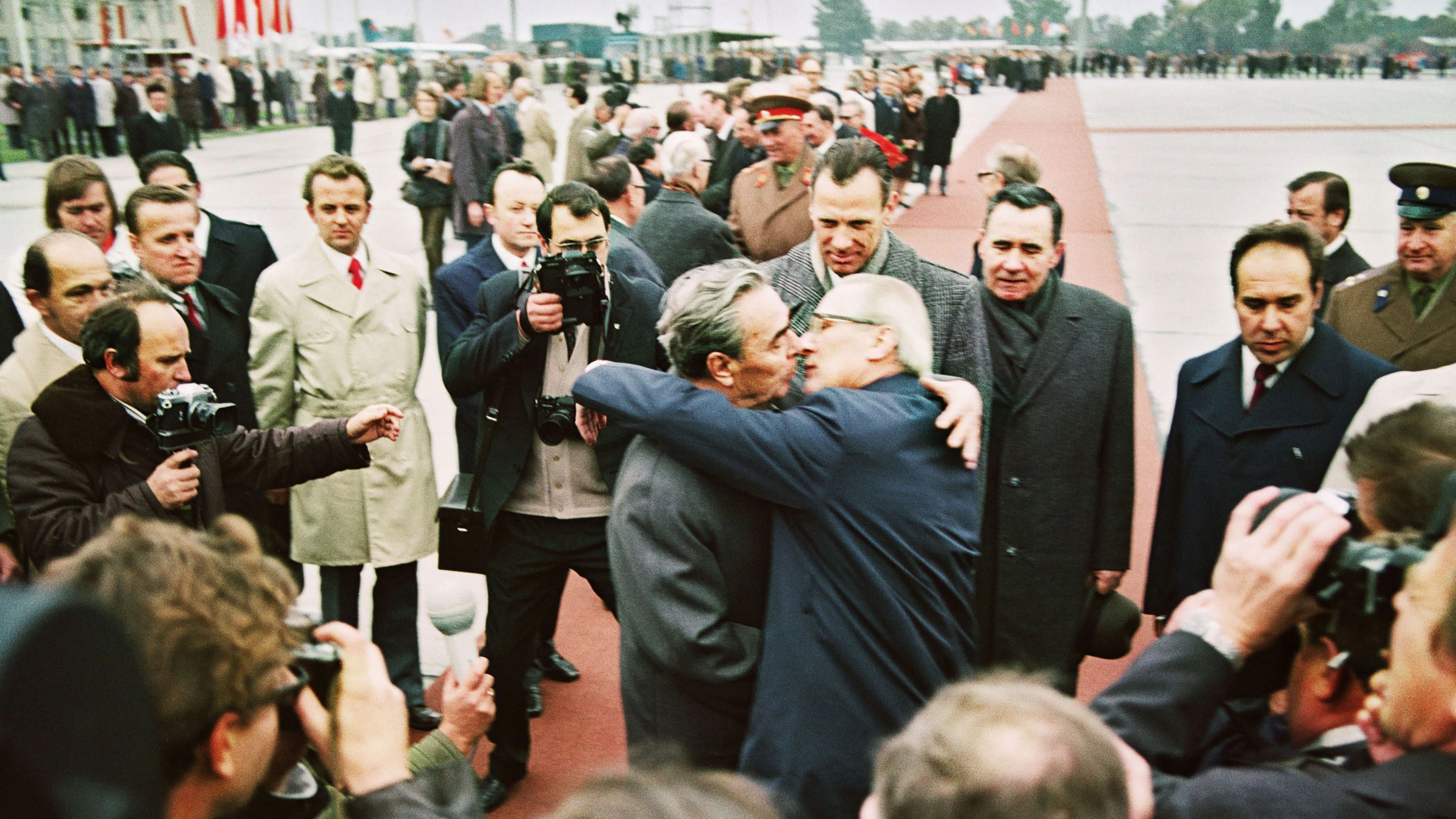 Besuch von Leonid Breschnew bei Erich Honecker in Berlin – zum 25. Jahrestag der DDR, 1974.