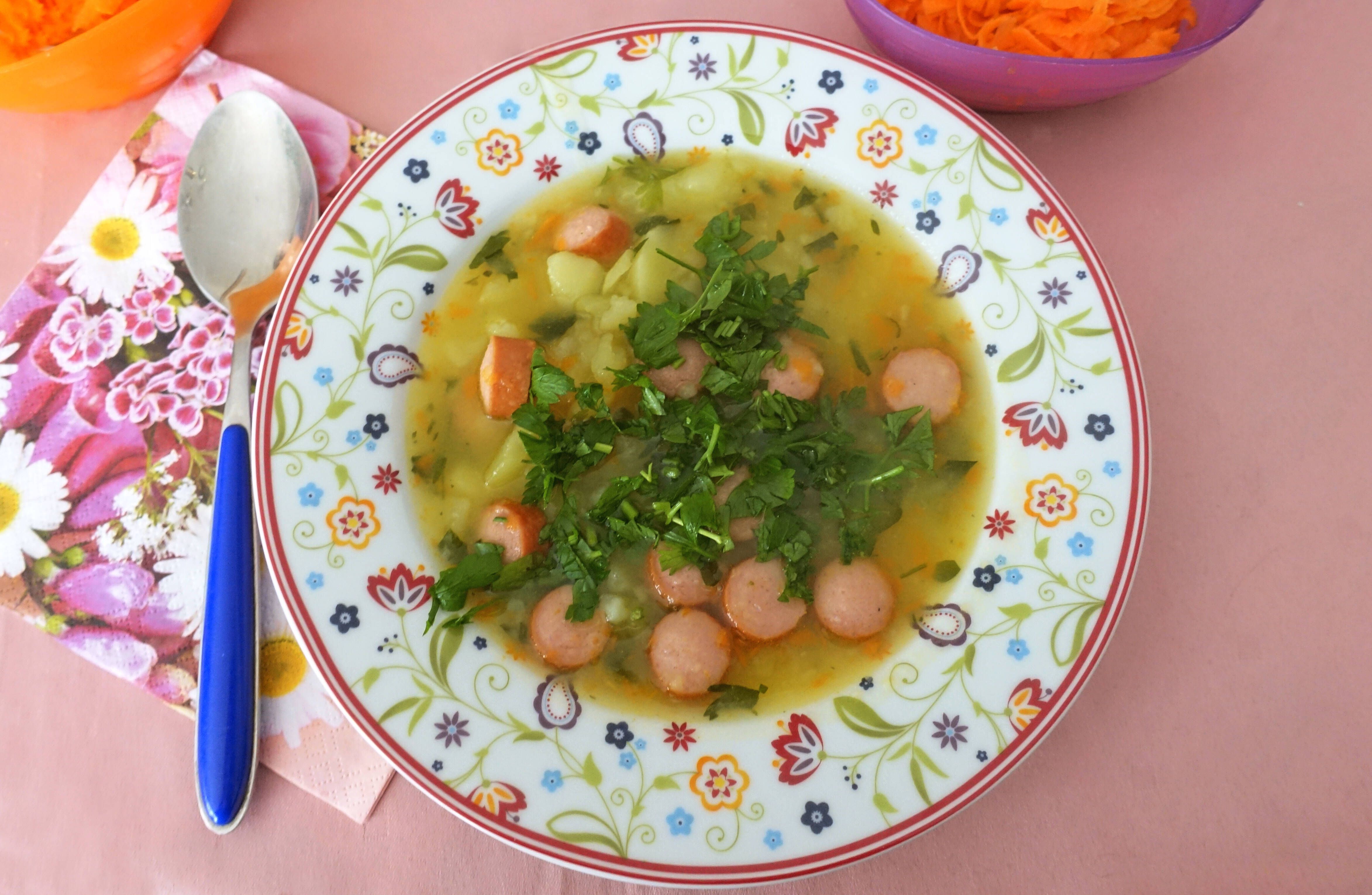 Deftiger Eintopf mit Kartoffeln und Würstchen – Geheimrezept zum Nachkochen